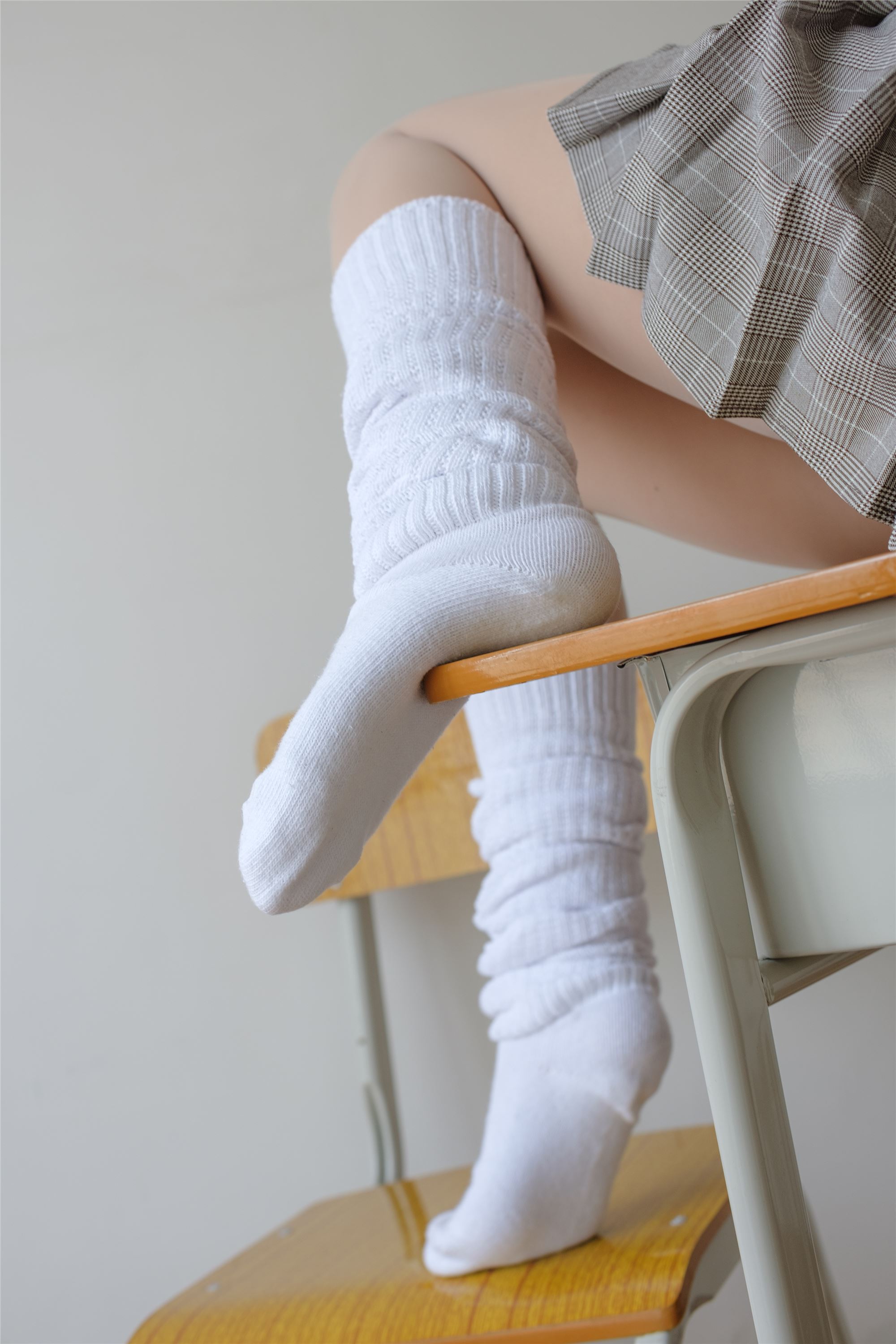 [森萝财团]萝莉丝足写真 X-033