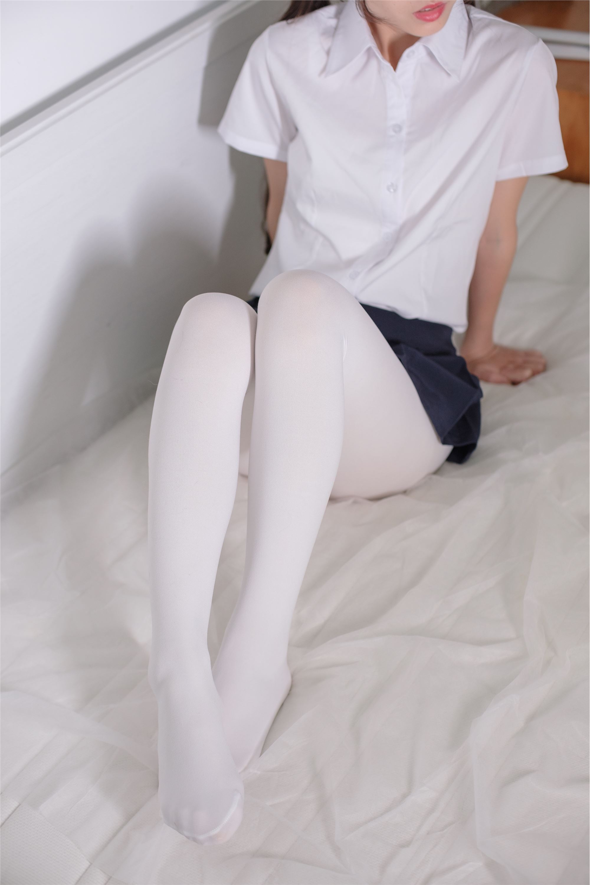 [森萝财团]萝莉丝足写真 X-034