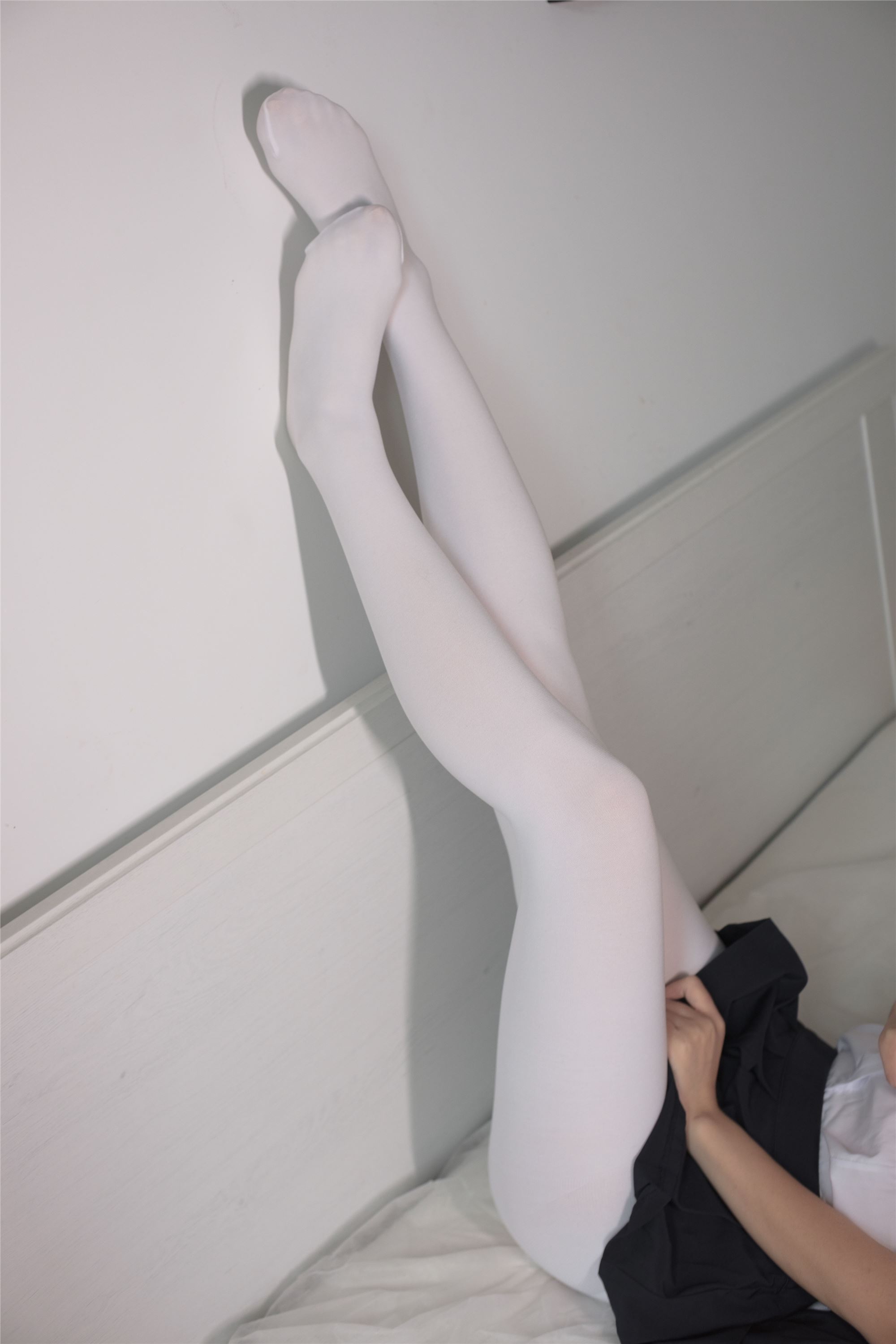 [森萝财团]萝莉丝足写真 X-034