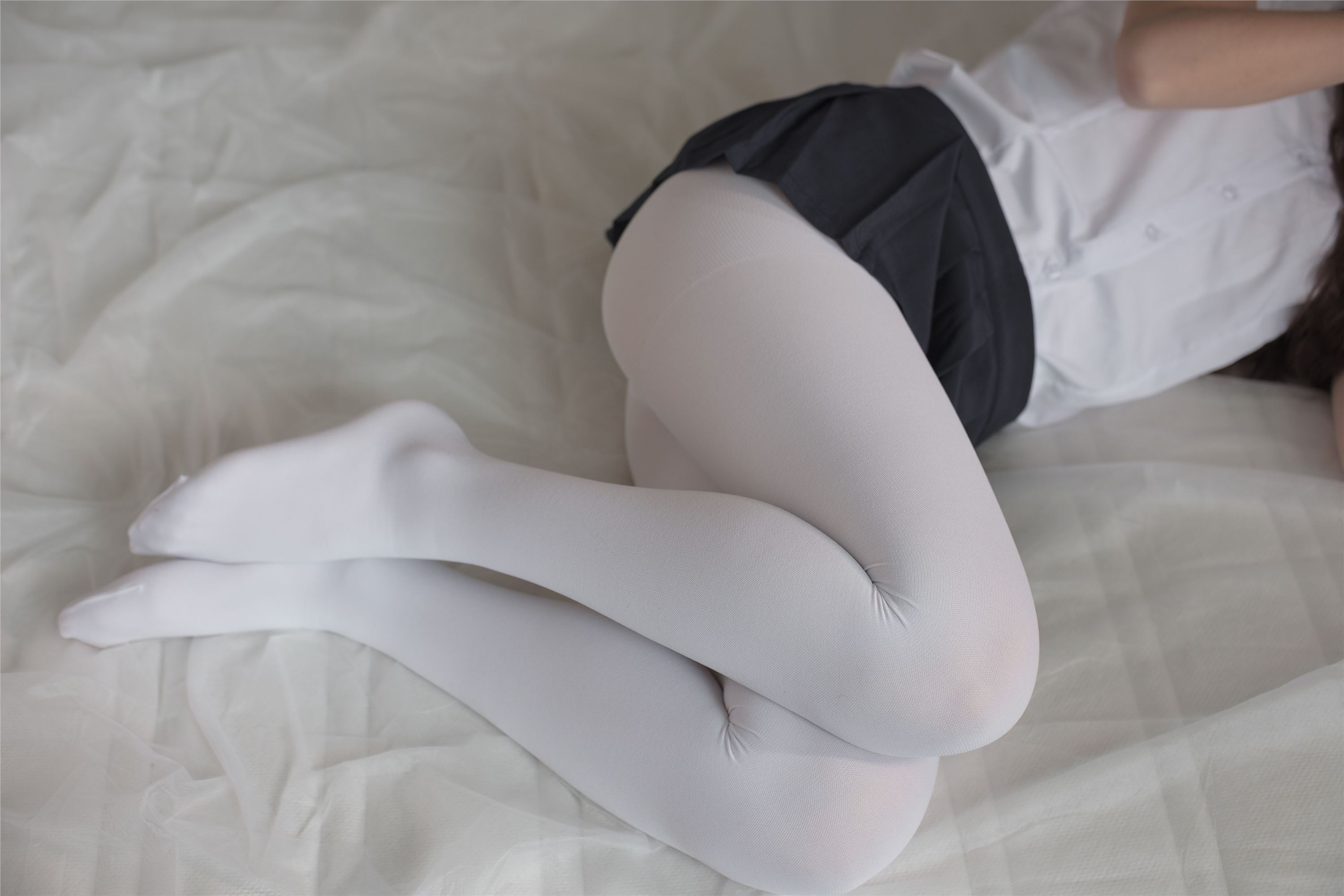 [森萝财团]萝莉丝足写真 X-034