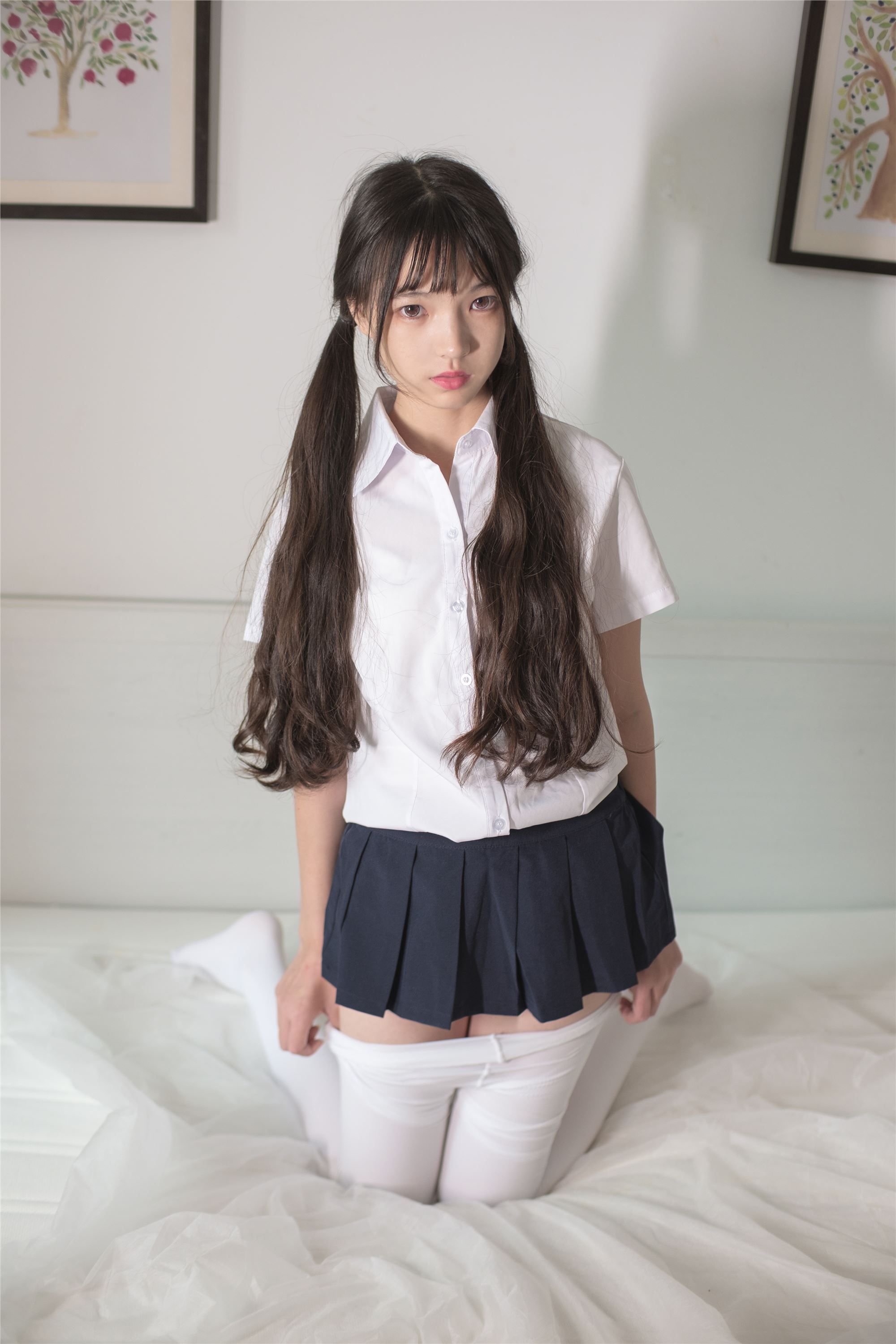 [森萝财团]萝莉丝足写真 X-034