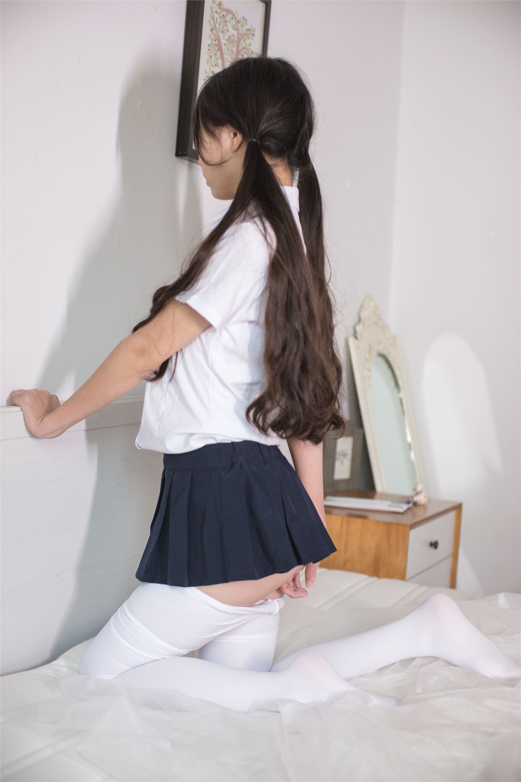 [森萝财团]萝莉丝足写真 X-034