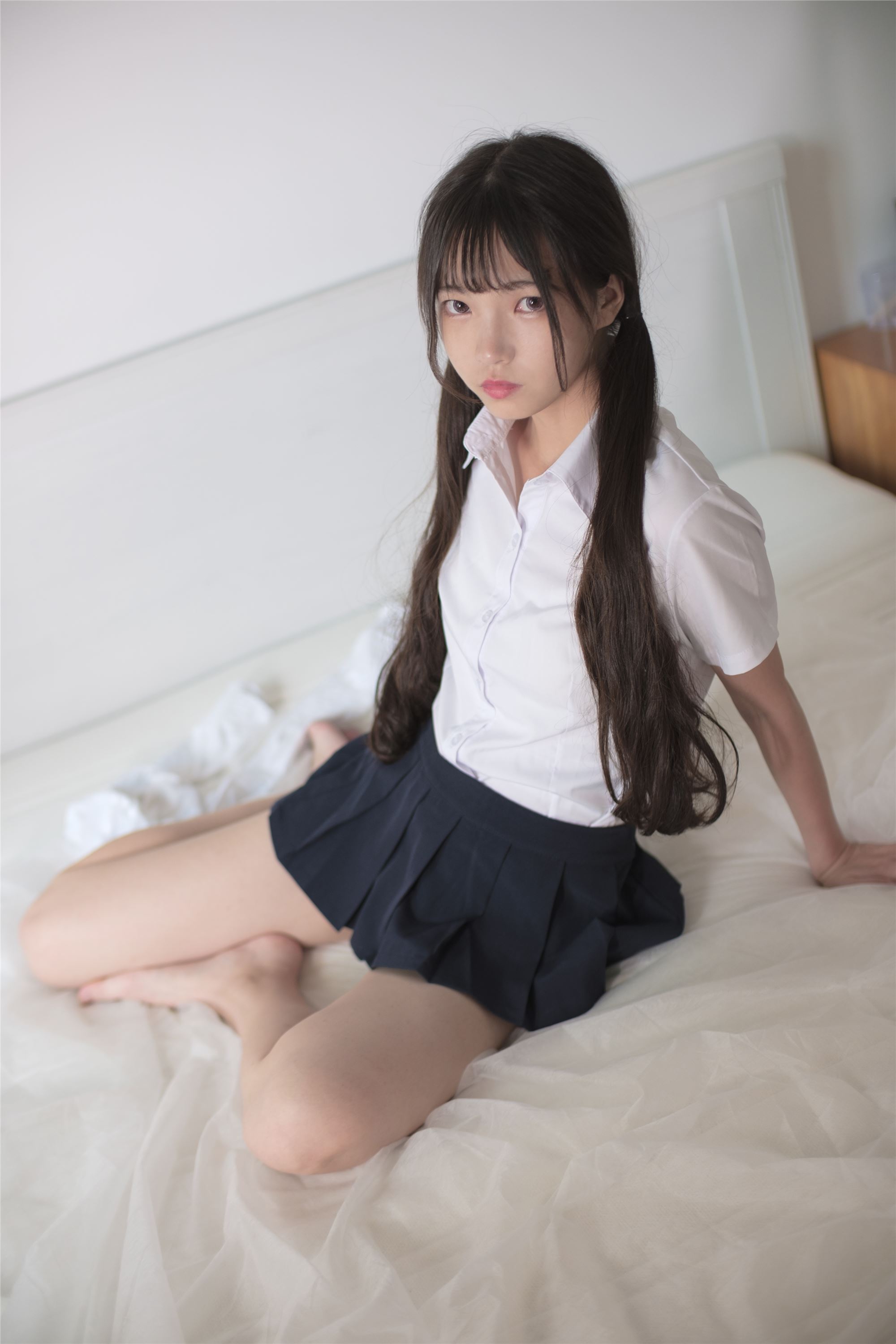 [森萝财团]萝莉丝足写真 X-034