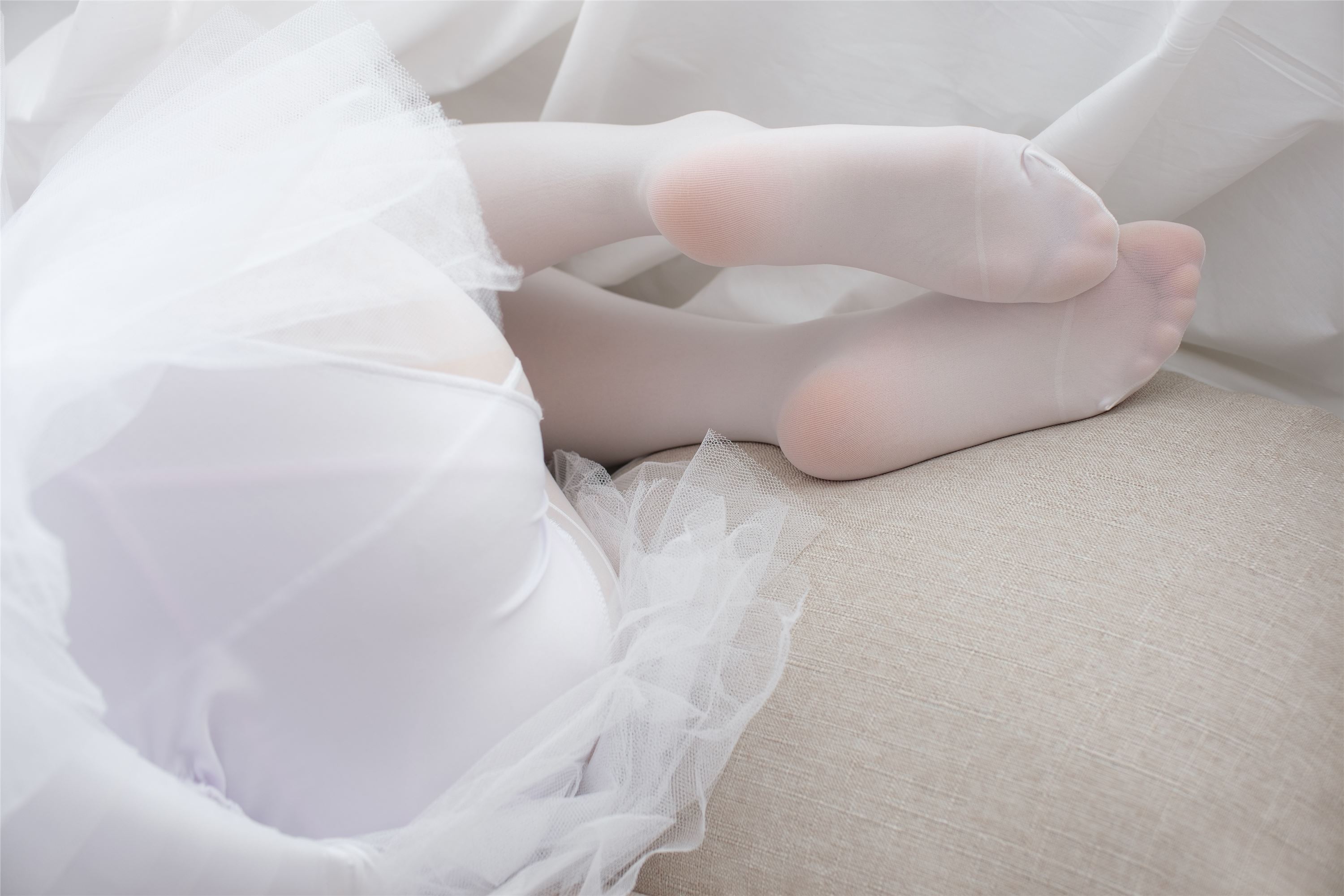 [森萝财团]萝莉丝足写真 X-042