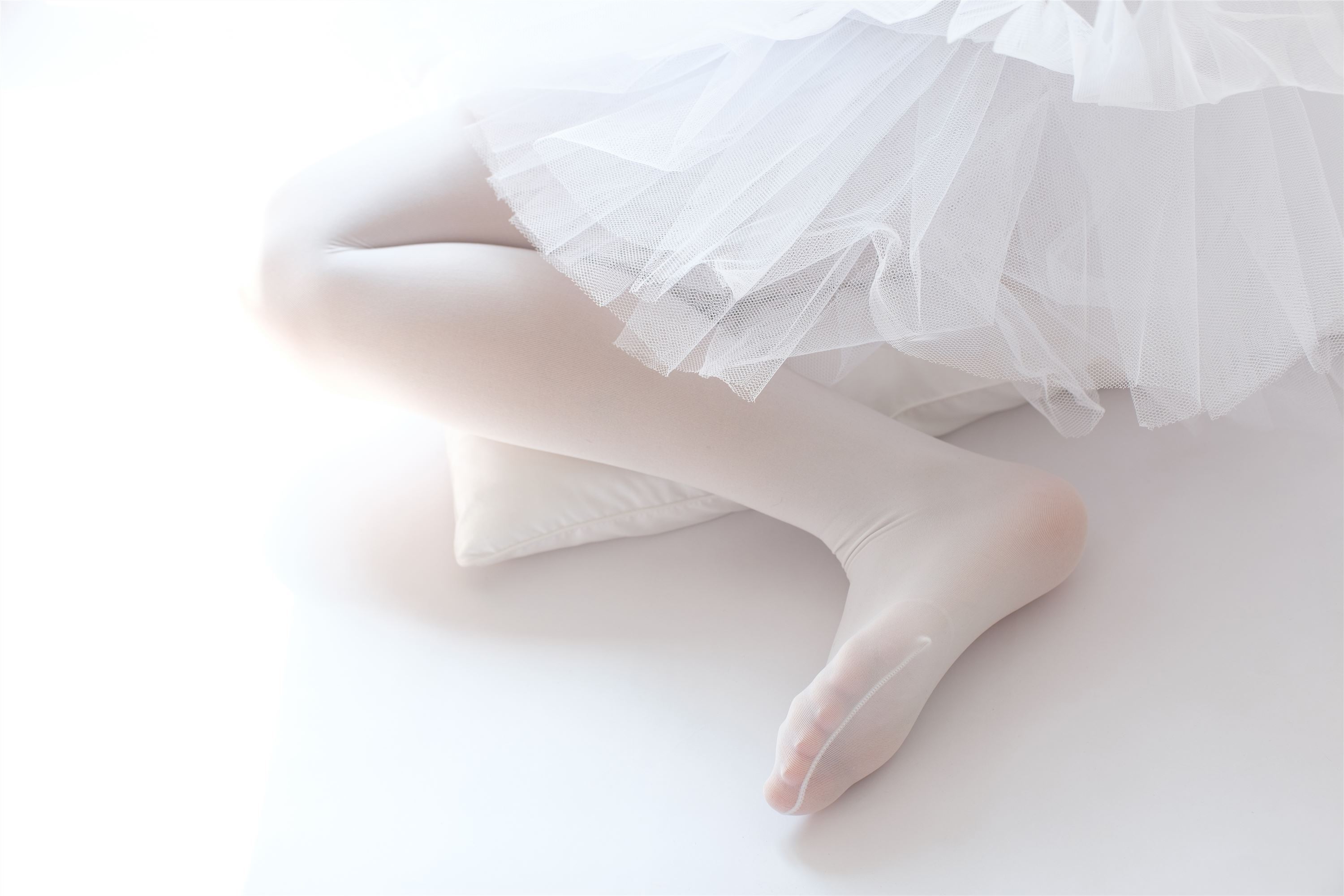 [森萝财团]萝莉丝足写真 X-042