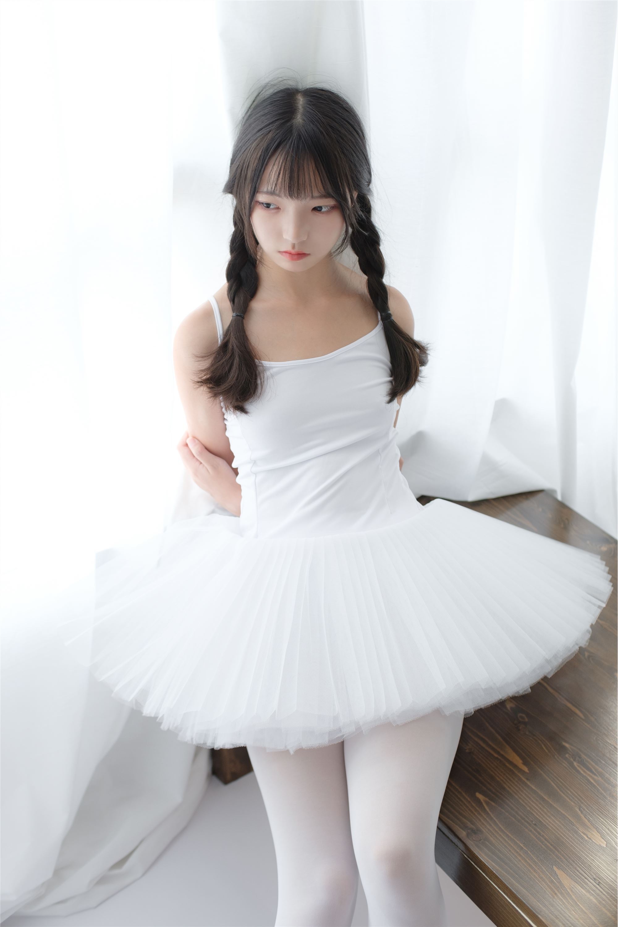 [森萝财团]萝莉丝足写真 X-042