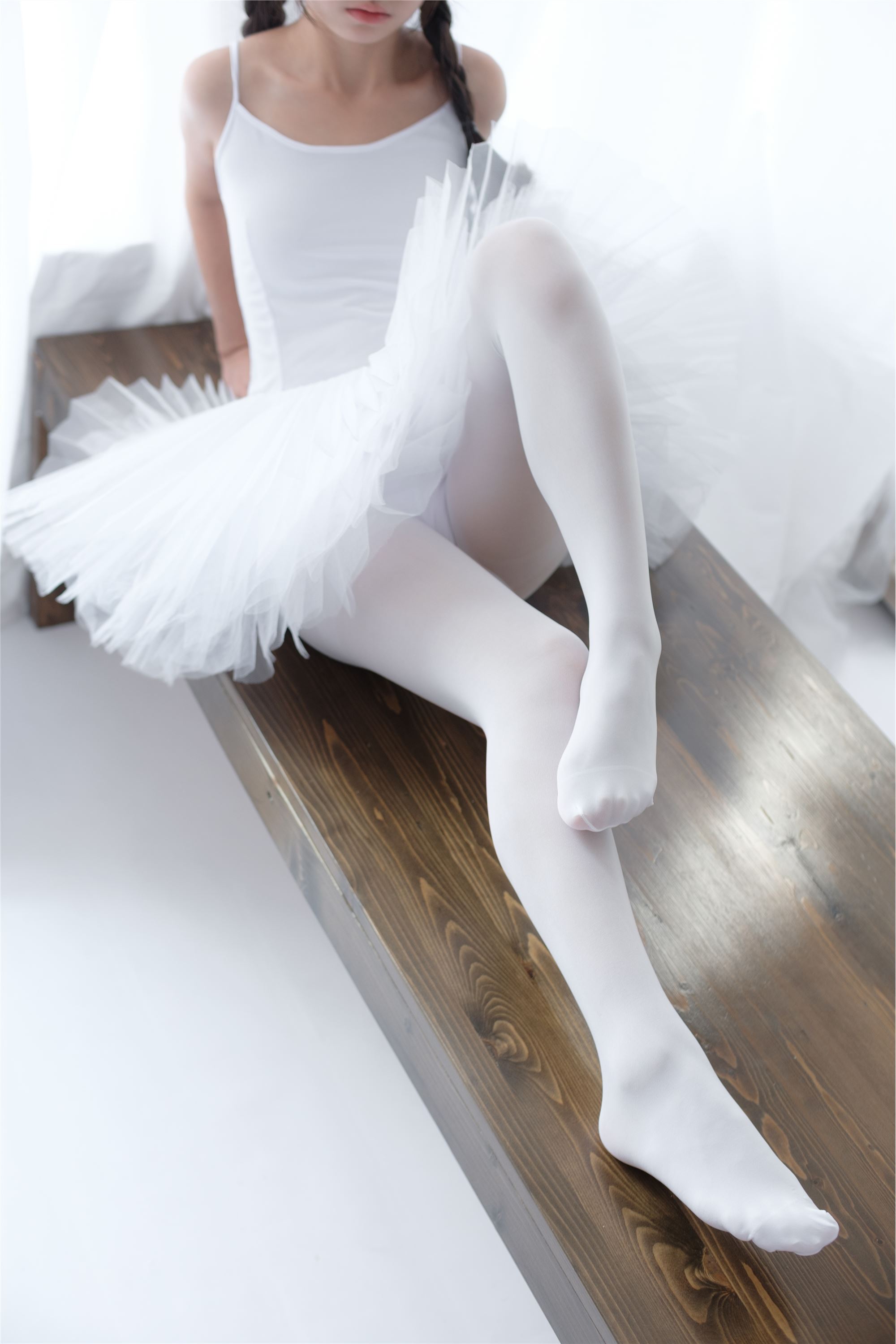 [森萝财团]萝莉丝足写真 X-042