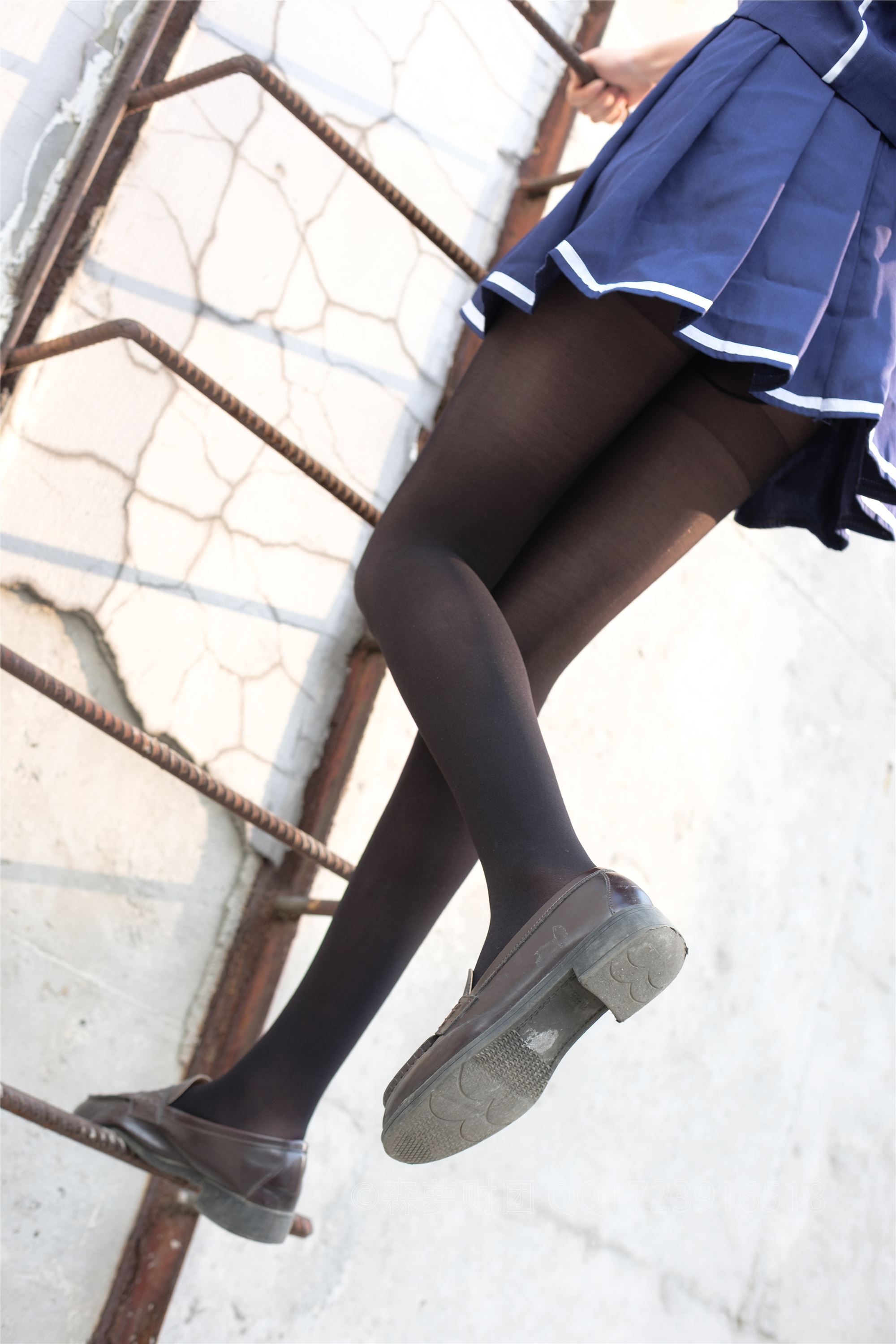 [森萝财团]萝莉丝足写真 X-043