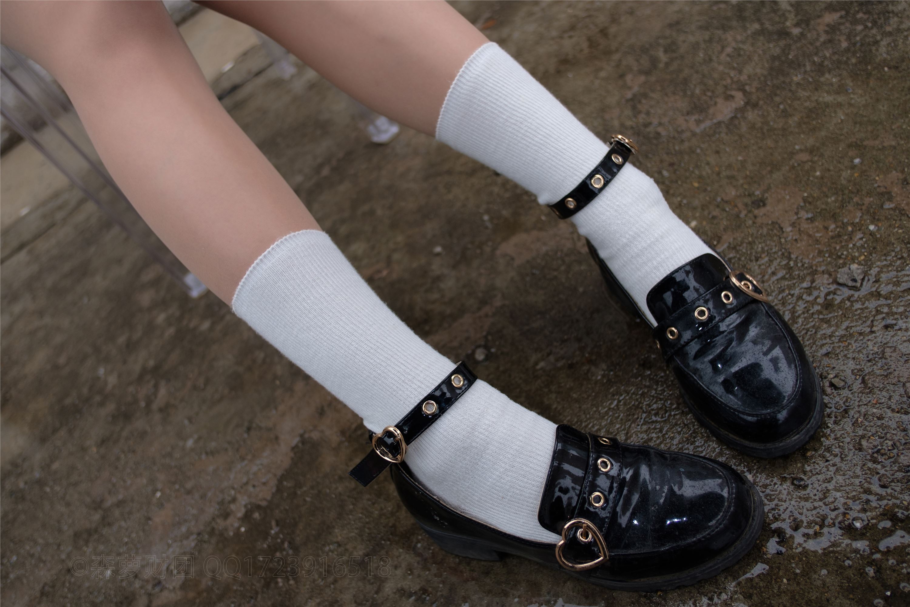 [森萝财团]萝莉丝足写真 X-044