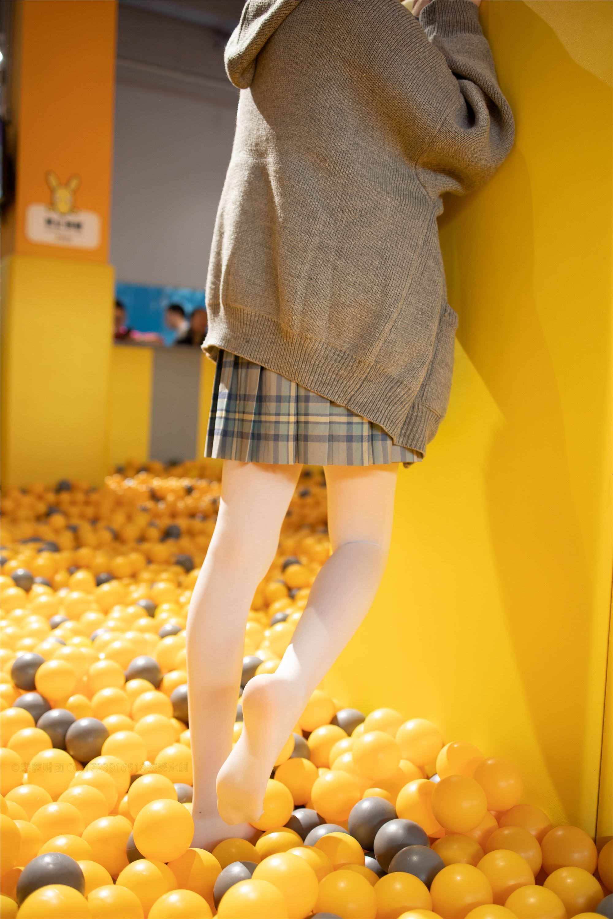 [森萝财团]萝莉丝足写真 X-047