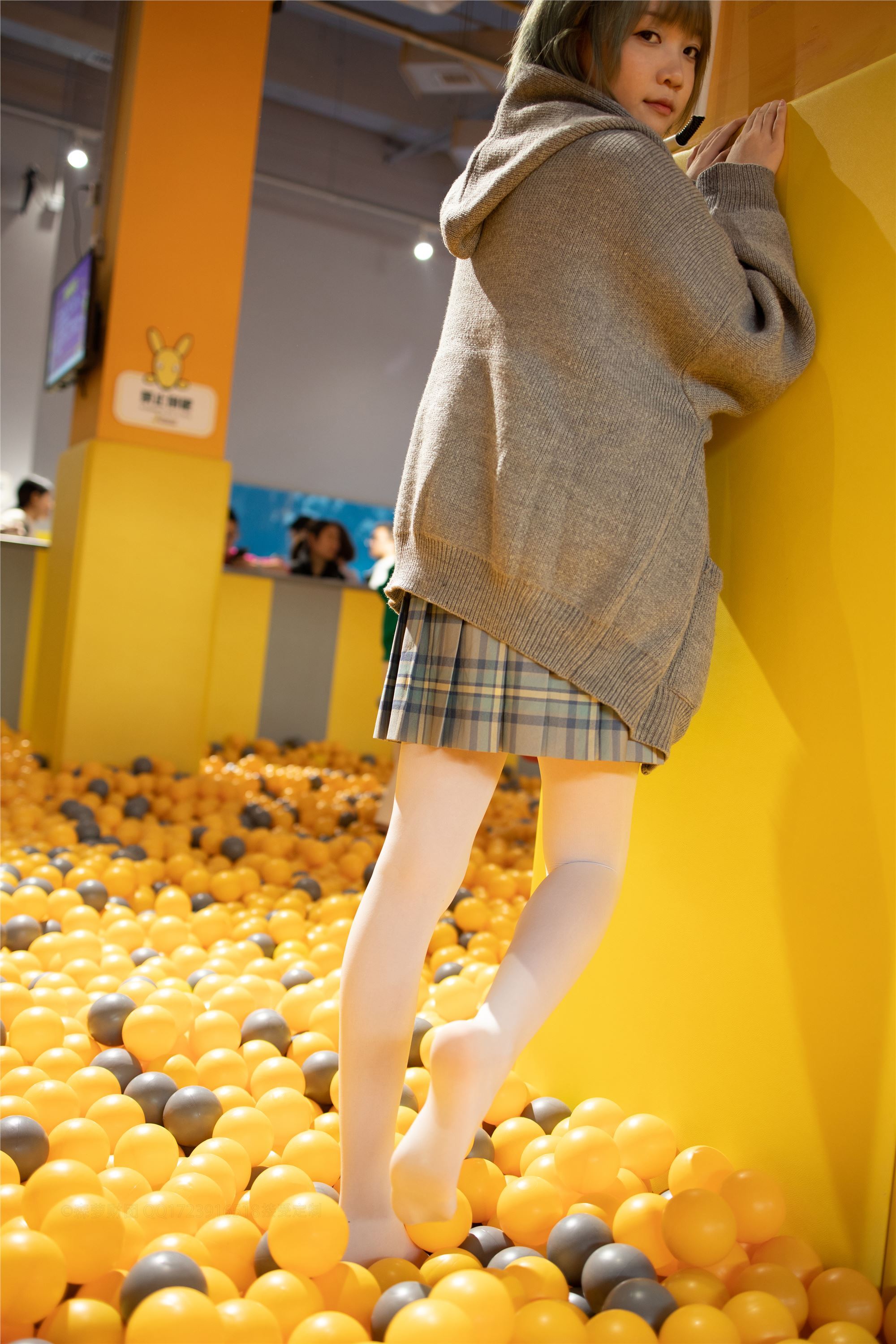 [森萝财团]萝莉丝足写真 X-047