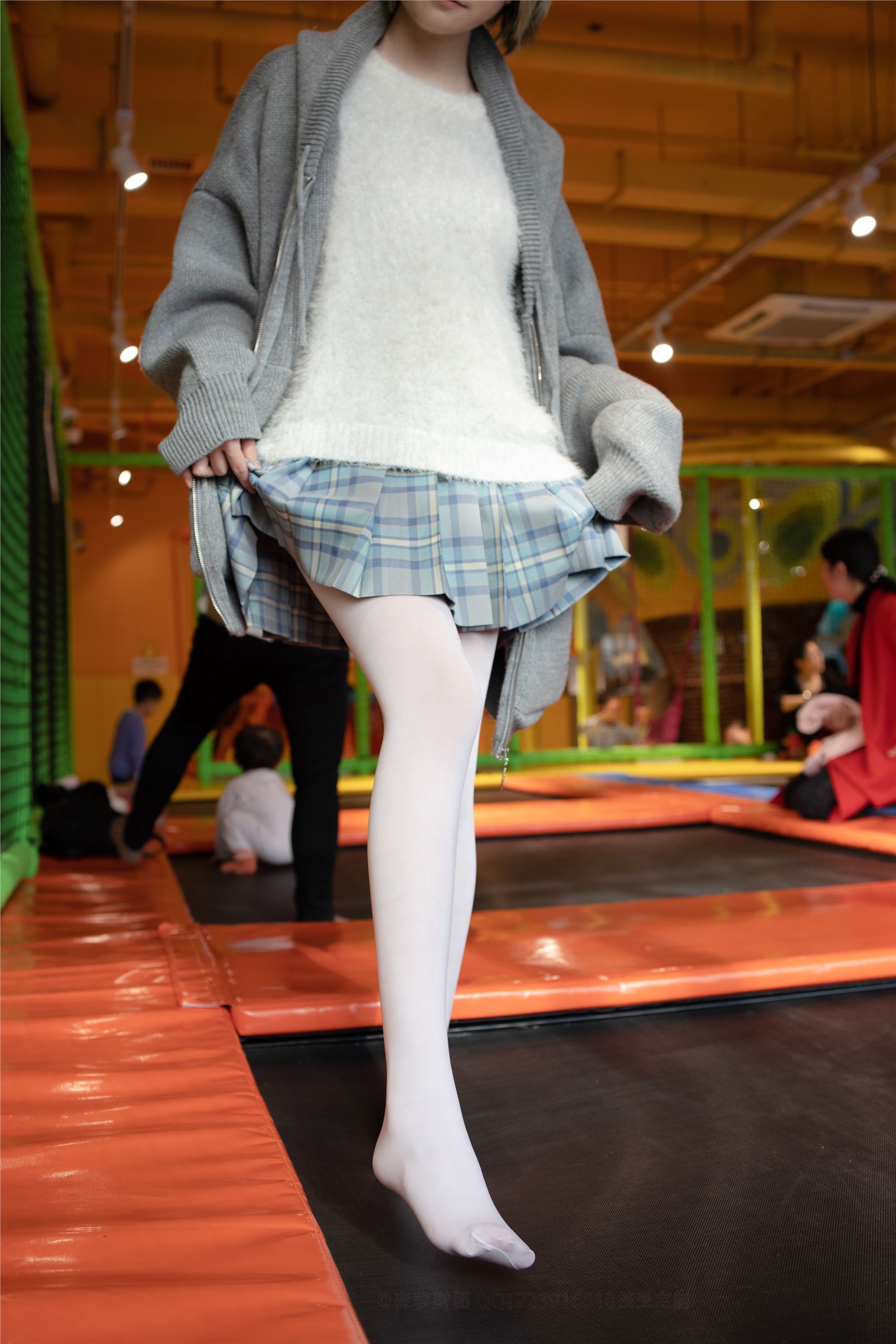 [森萝财团]萝莉丝足写真 X-047