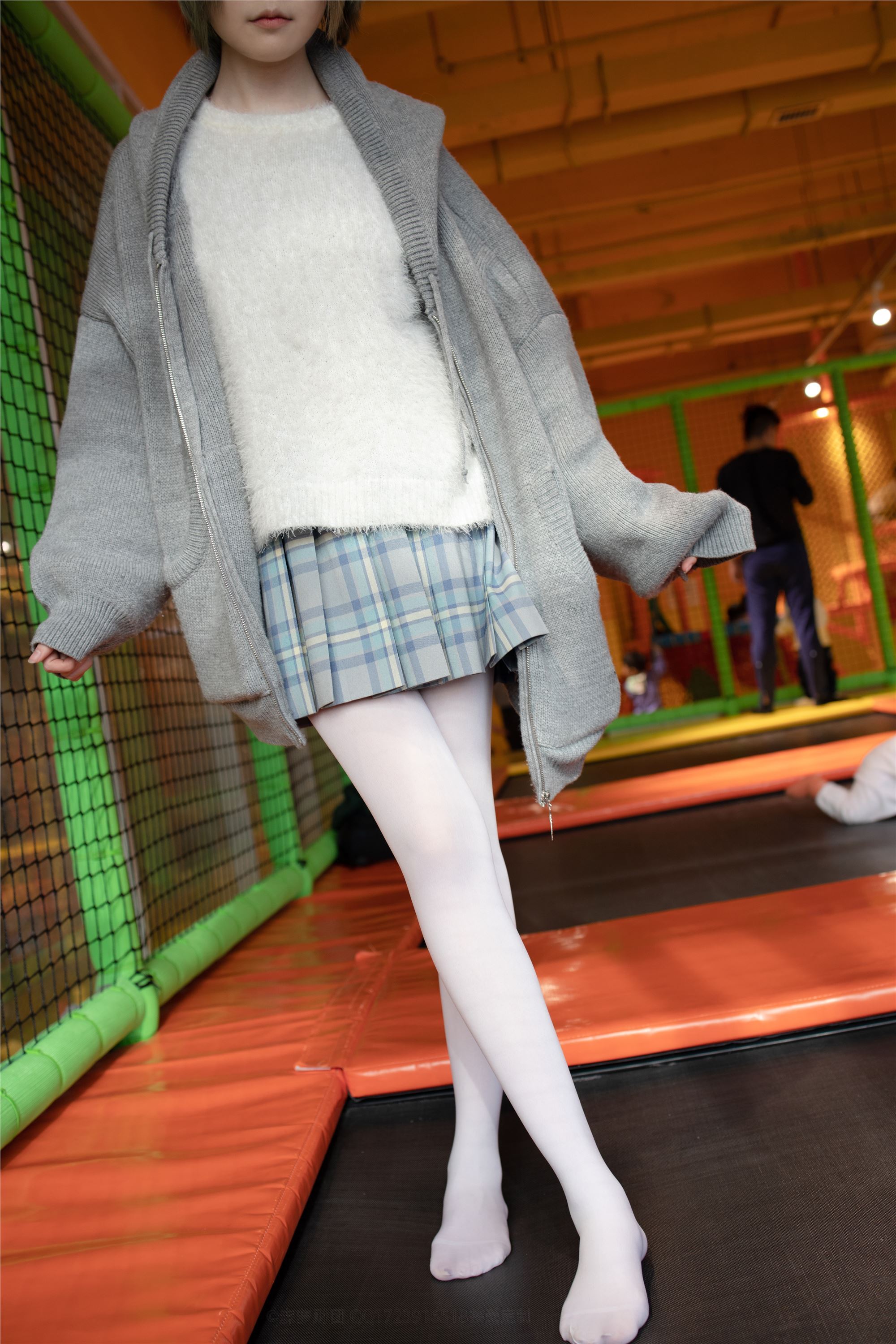 [森萝财团]萝莉丝足写真 X-047