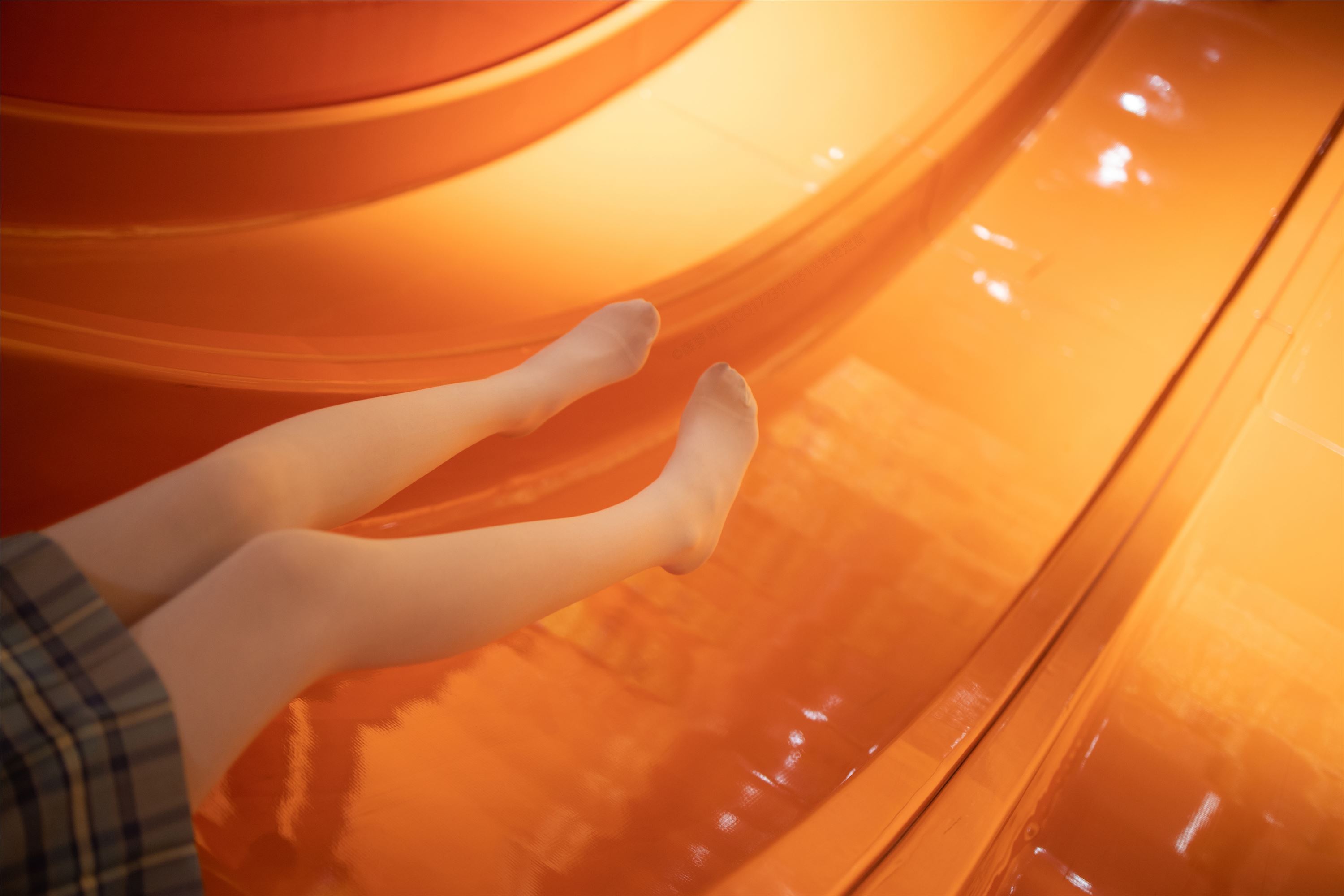 [森萝财团]萝莉丝足写真 X-047