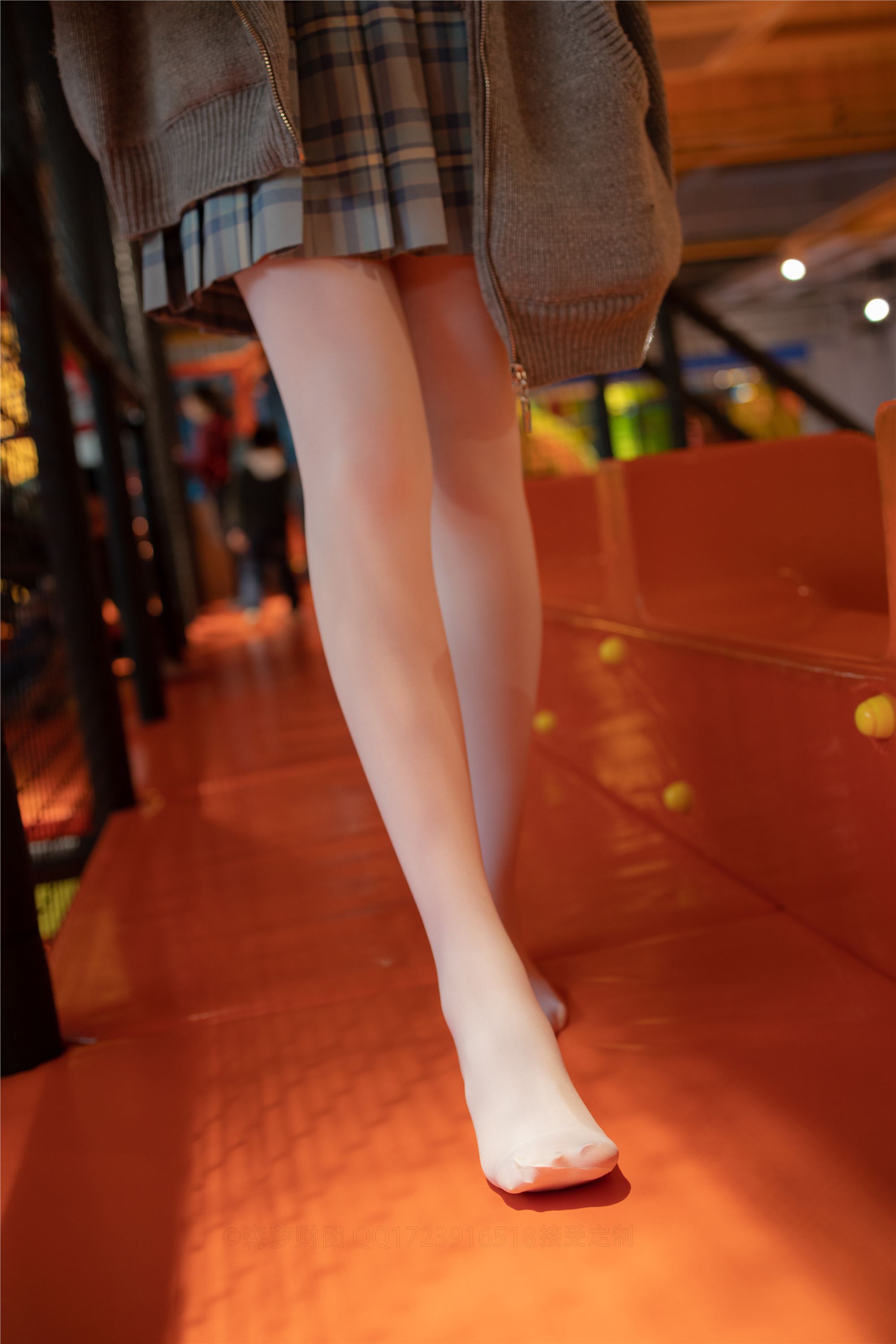 [森萝财团]萝莉丝足写真 X-047