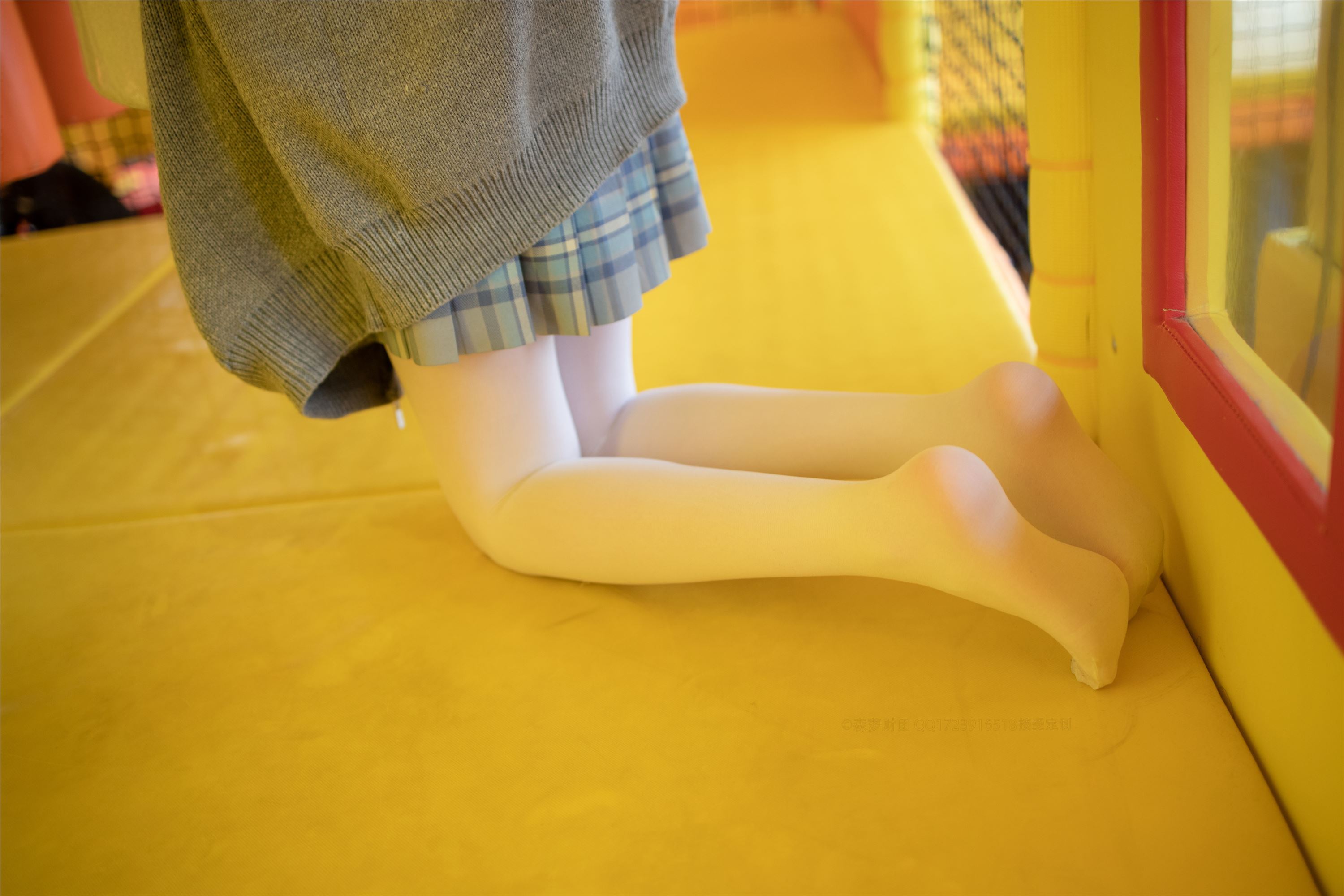 [森萝财团]萝莉丝足写真 X-047