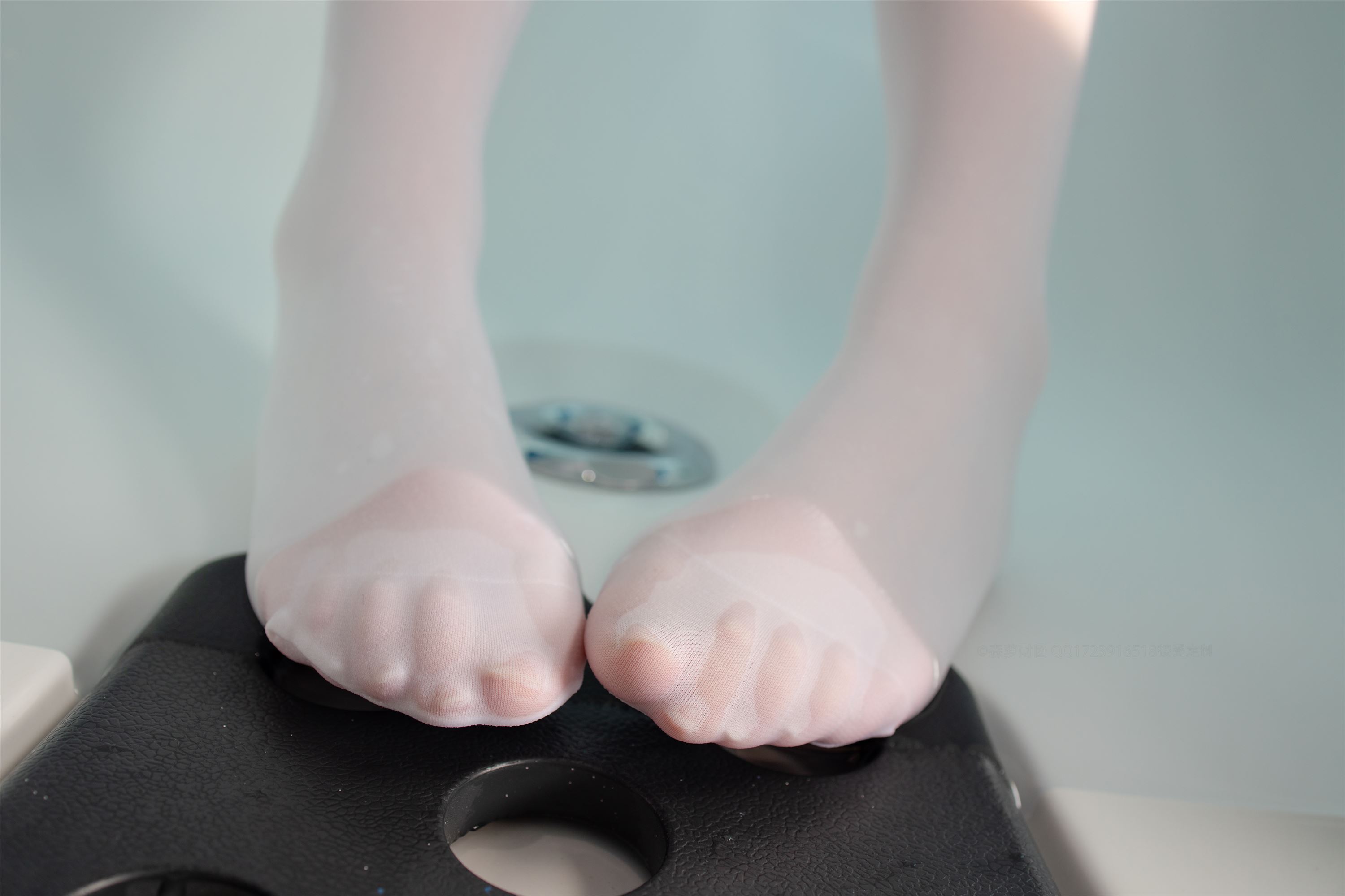 [森萝财团]萝莉丝足写真 X-049