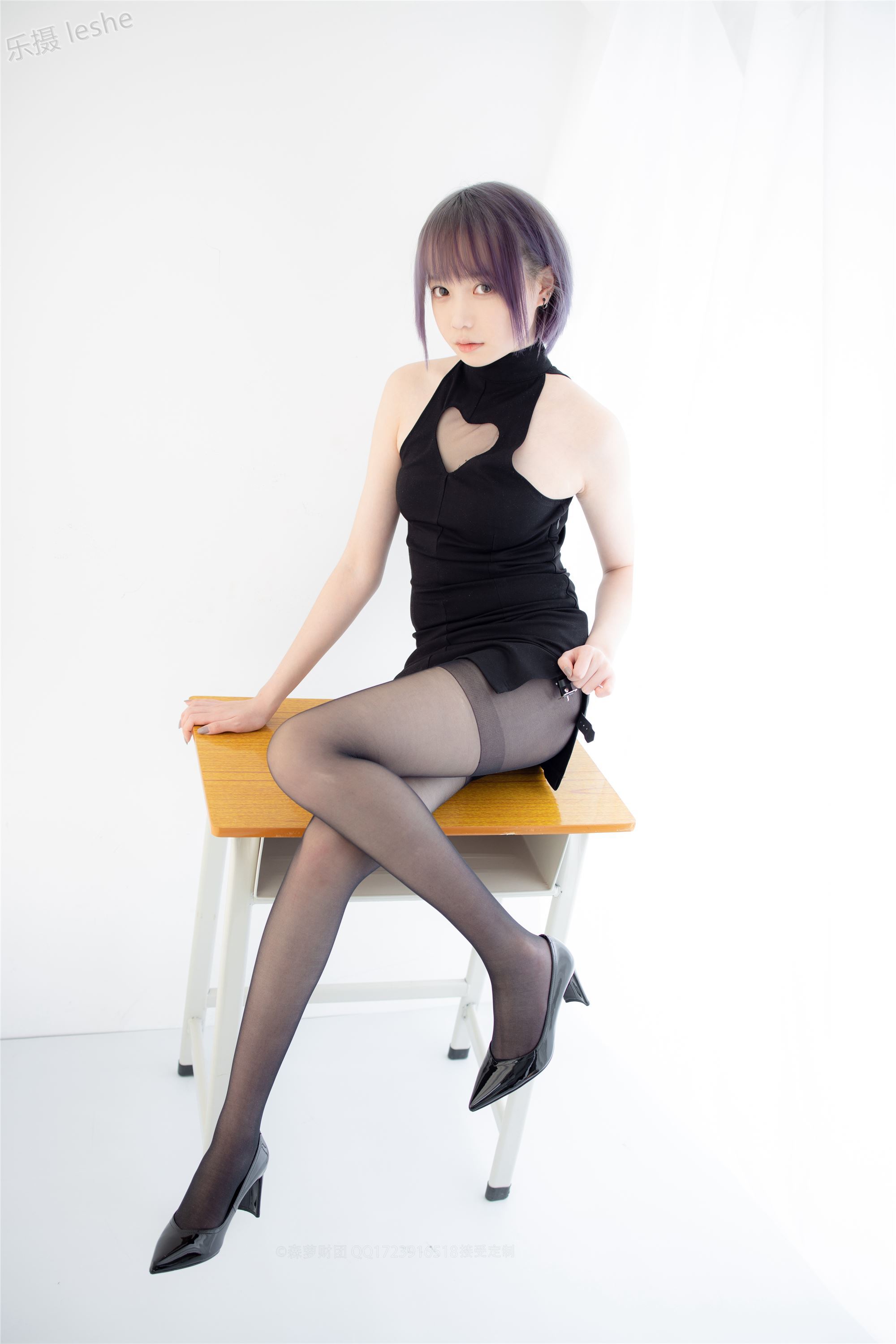 [森萝财团]萝莉丝足写真 X-051