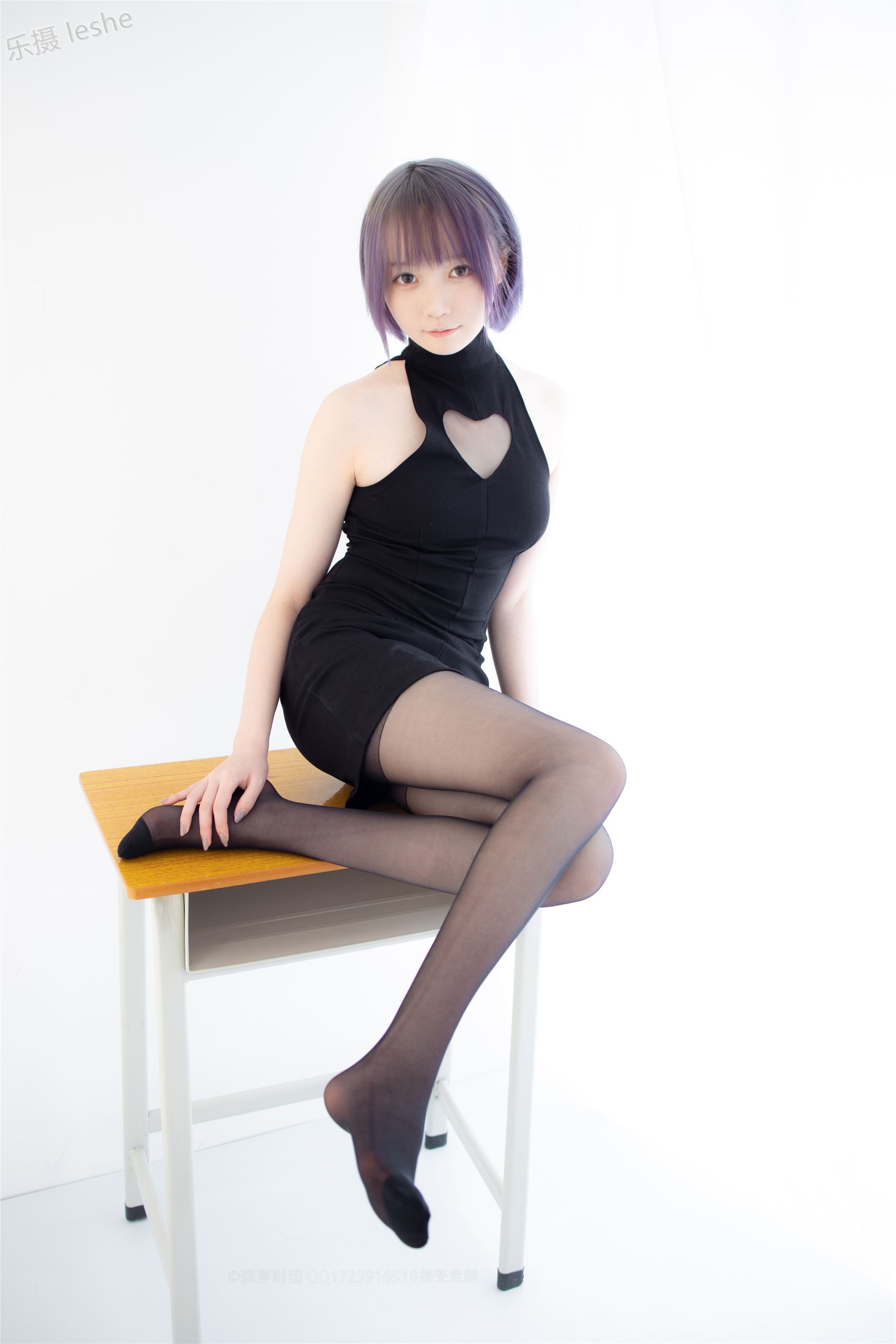 [森萝财团]萝莉丝足写真 X-051