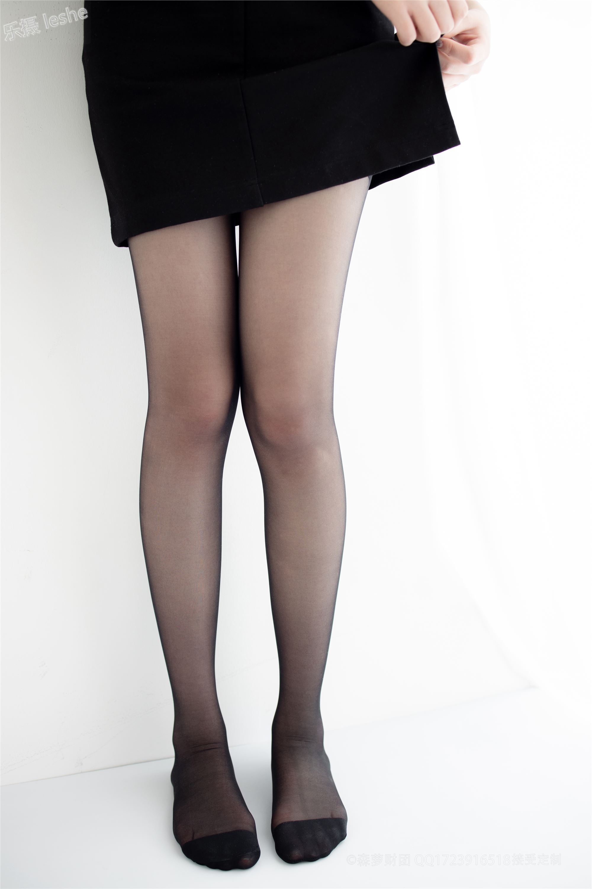 [森萝财团]萝莉丝足写真 X-051