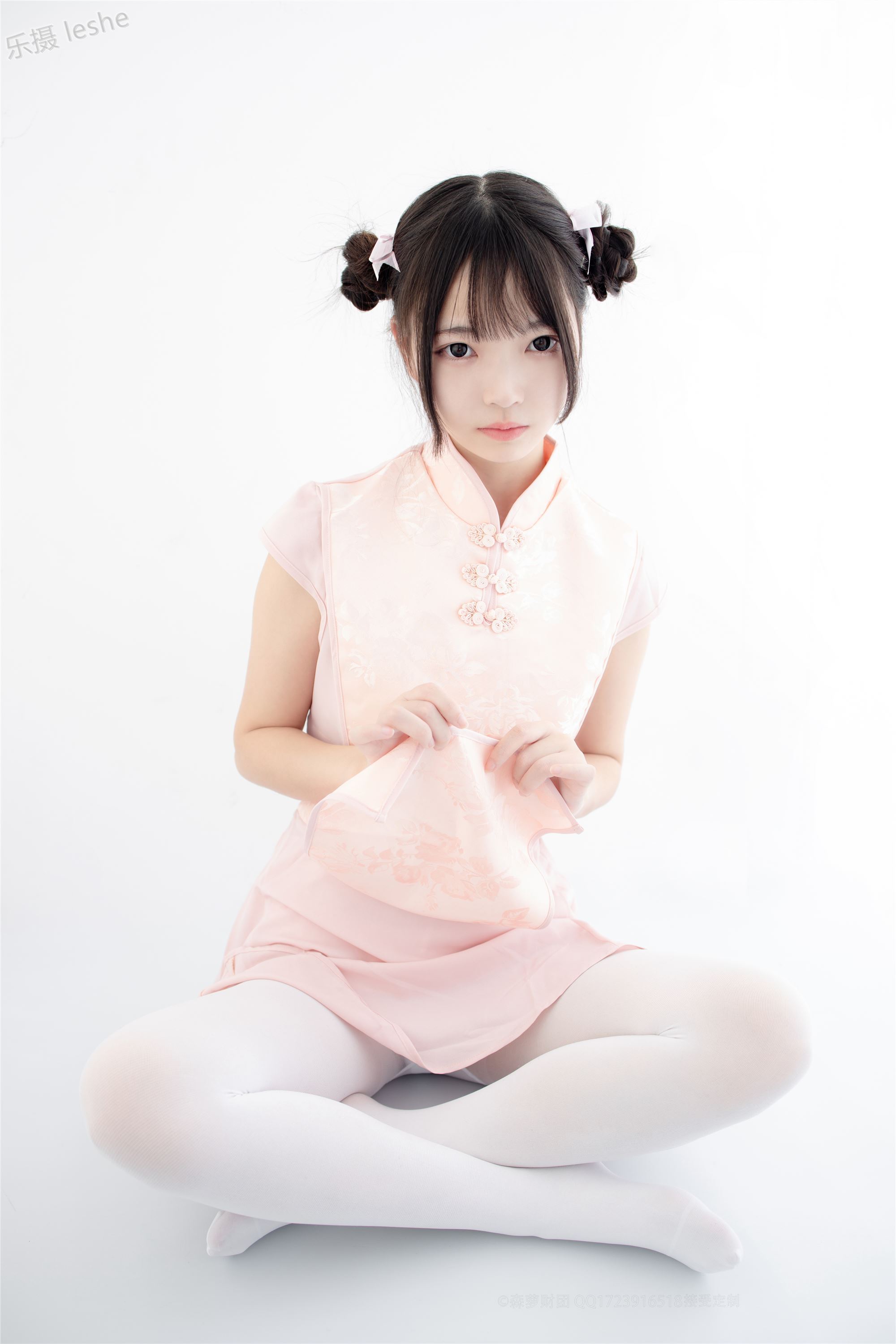 [森萝财团]萝莉丝足写真 X-052