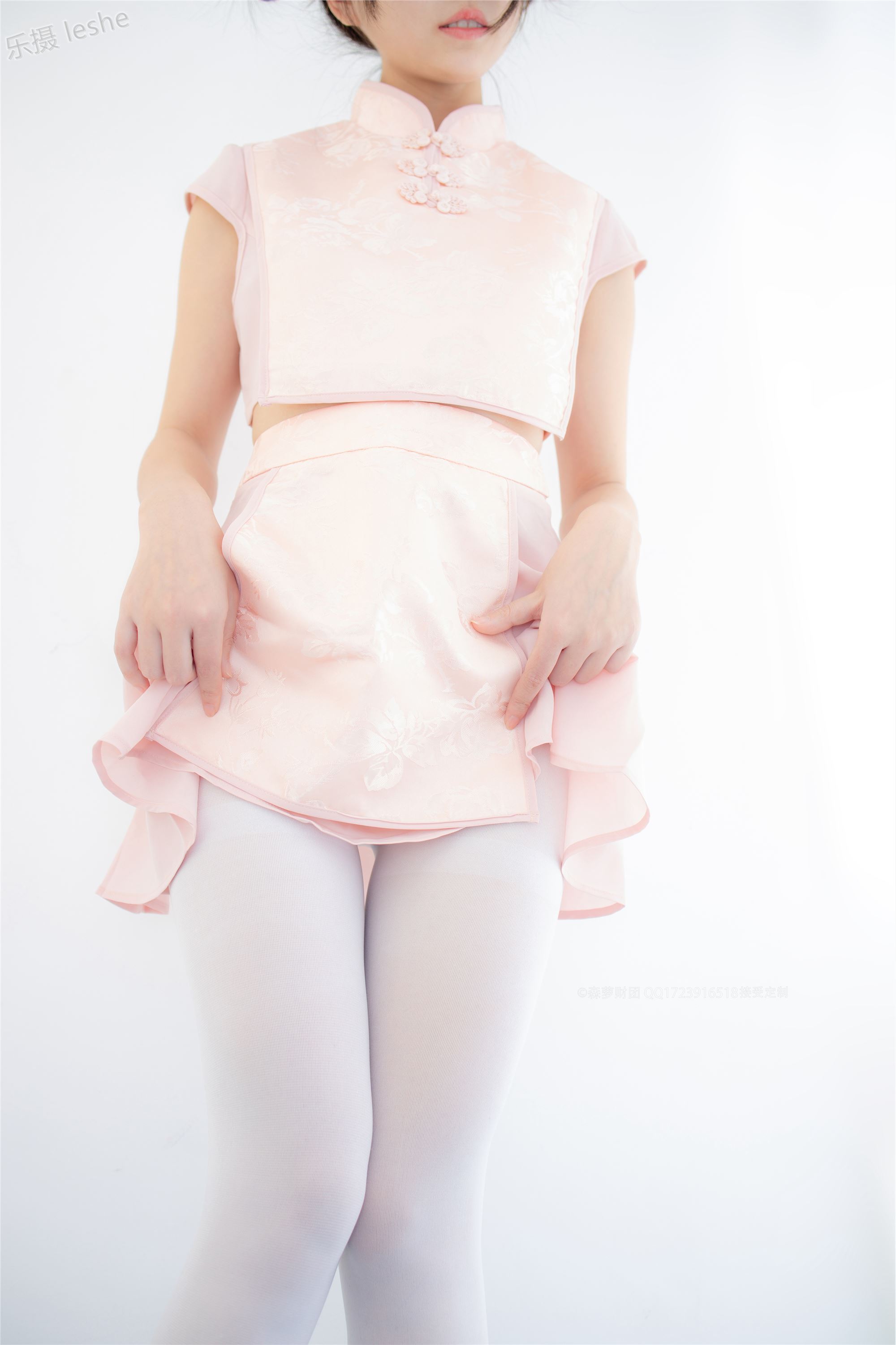 [森萝财团]萝莉丝足写真 X-052