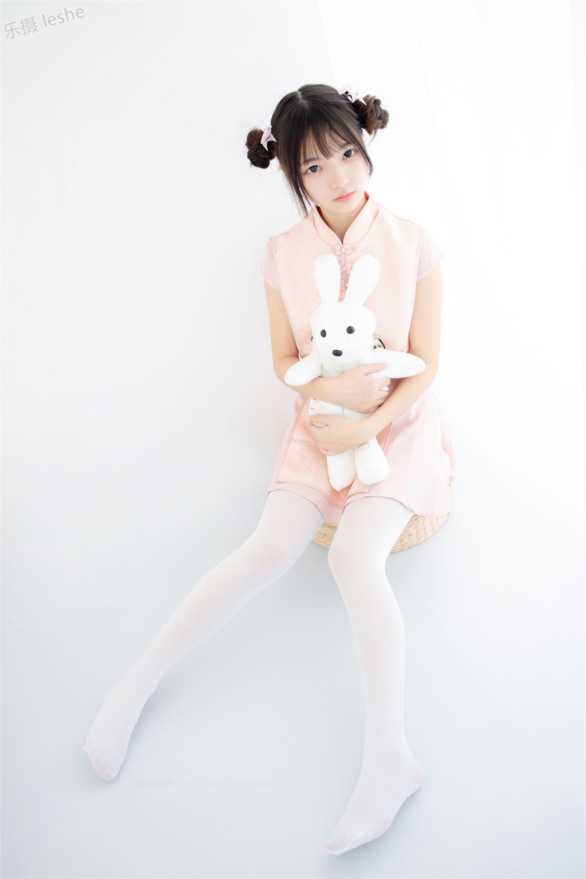 [森萝财团]萝莉丝足写真 X-052