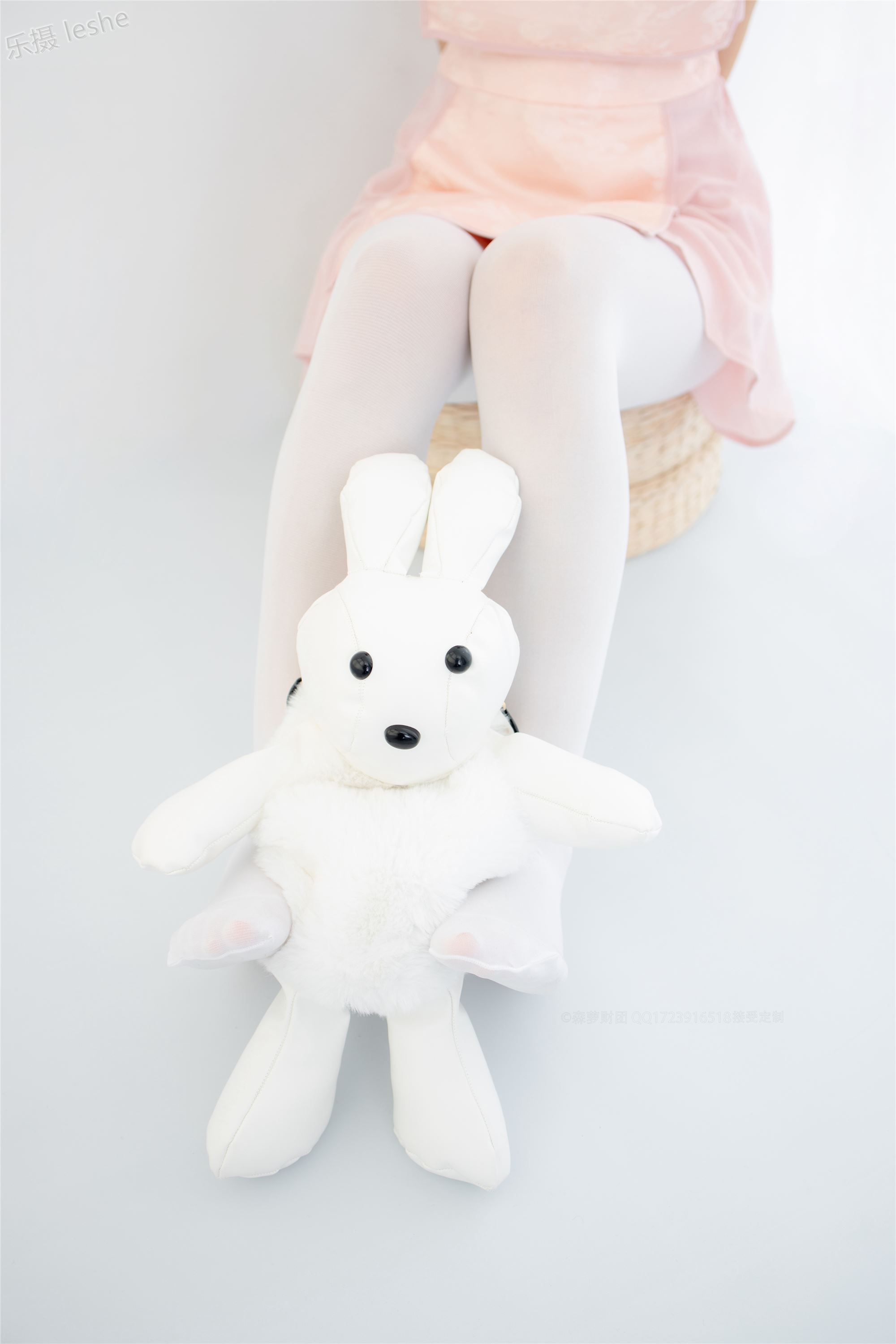 [森萝财团]萝莉丝足写真 X-052