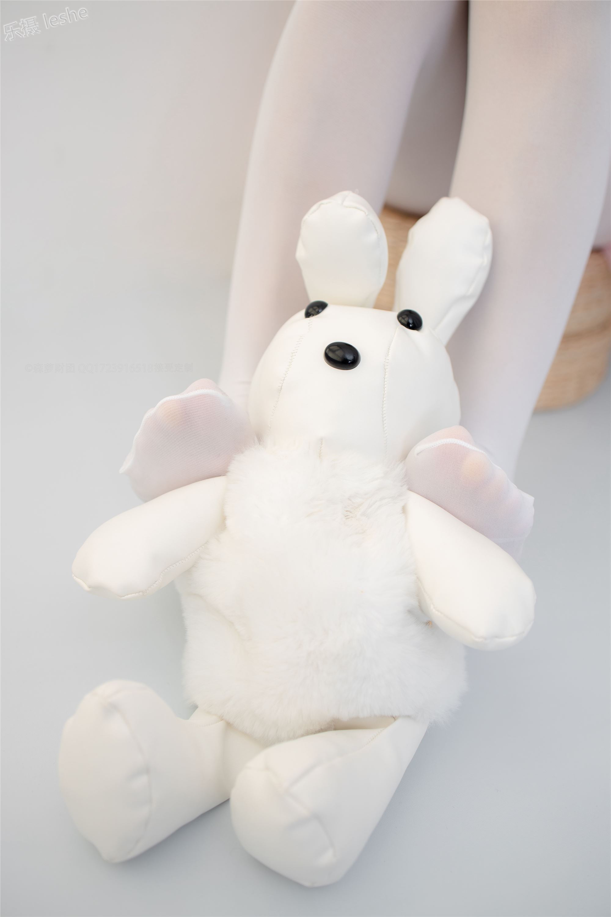 [森萝财团]萝莉丝足写真 X-052