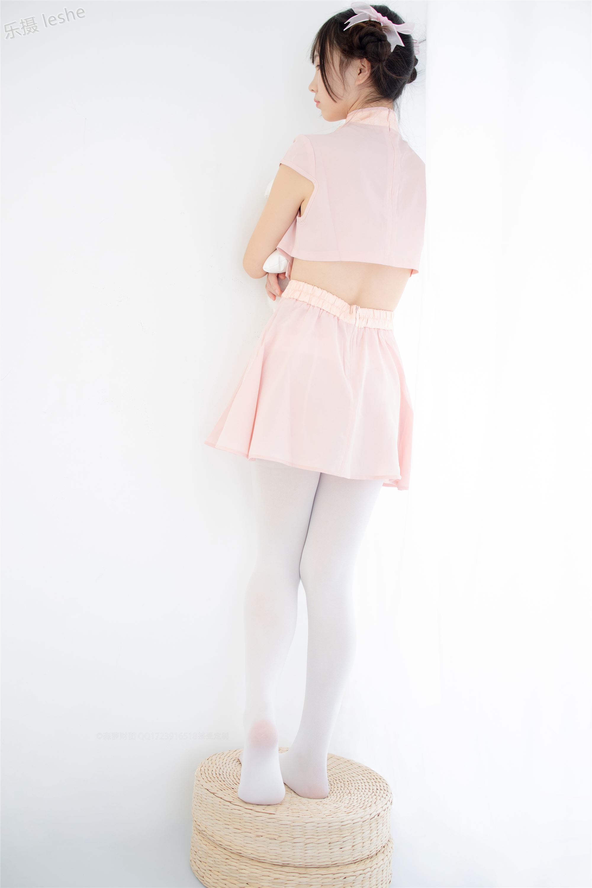 [森萝财团]萝莉丝足写真 X-052