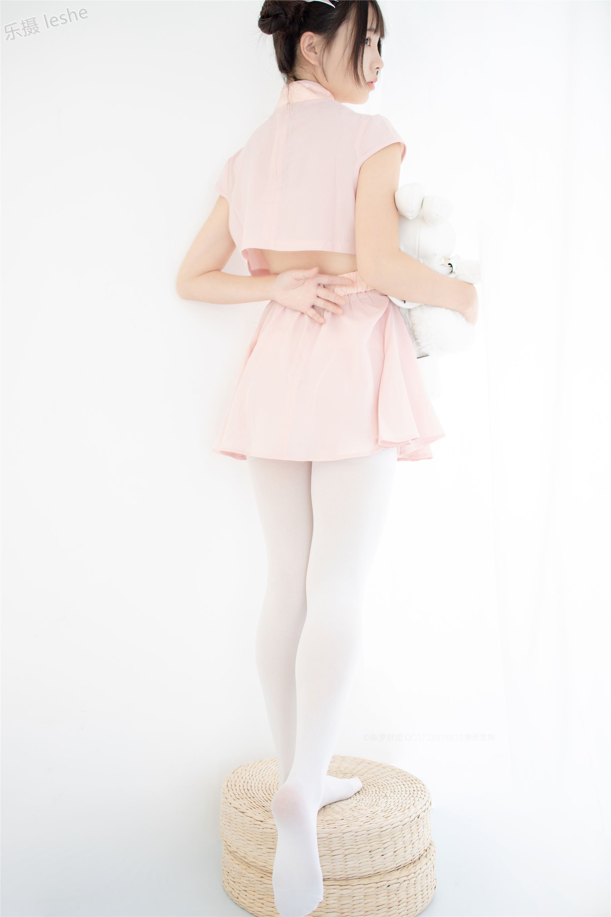 [森萝财团]萝莉丝足写真 X-052