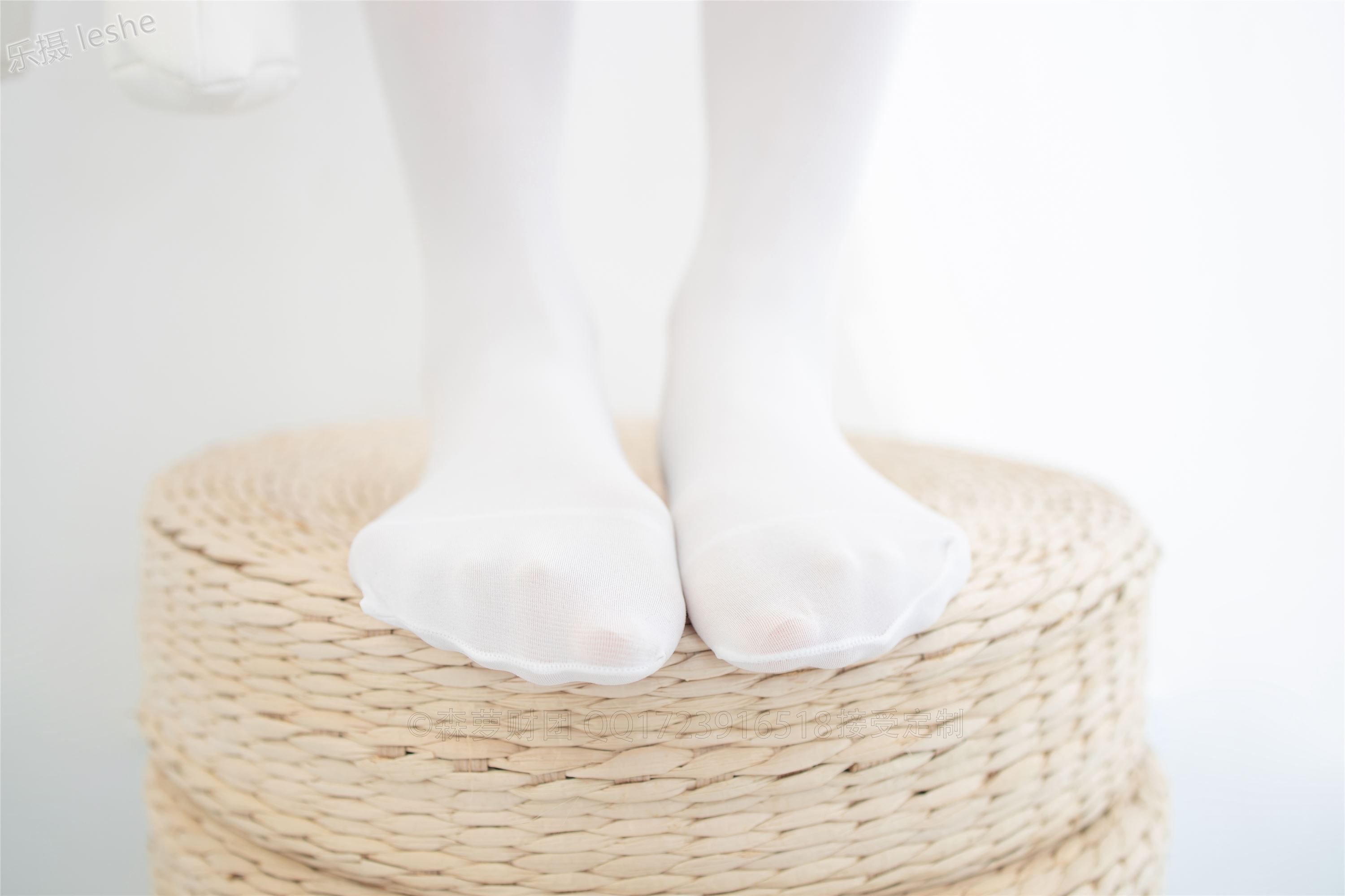 [森萝财团]萝莉丝足写真 X-052