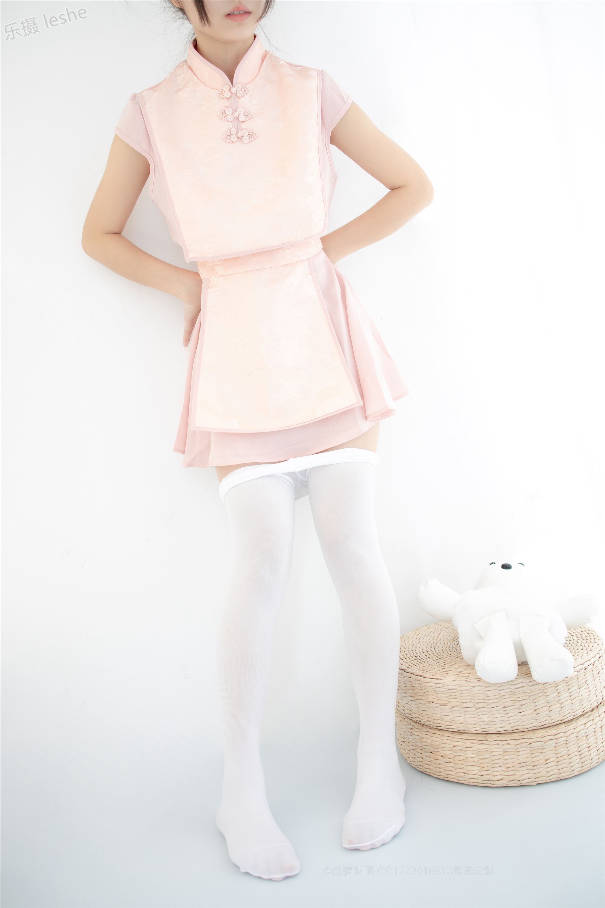 [森萝财团]萝莉丝足写真 X-052