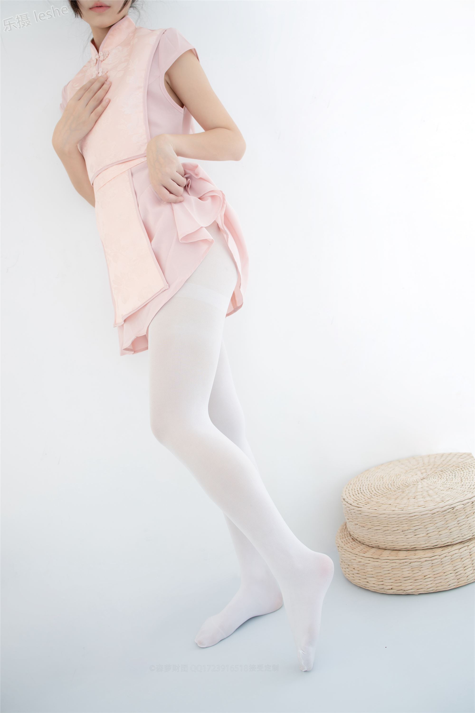 [森萝财团]萝莉丝足写真 X-052