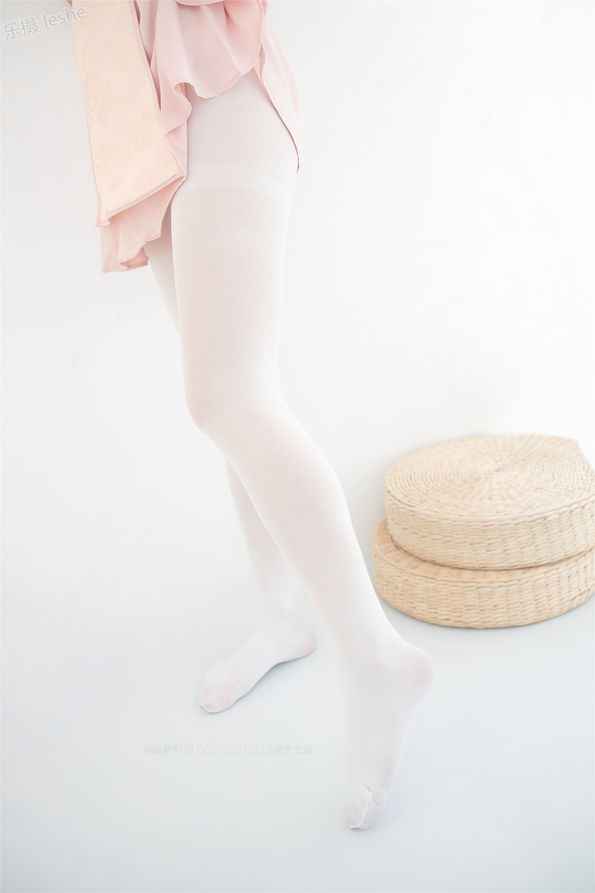 [森萝财团]萝莉丝足写真 X-052