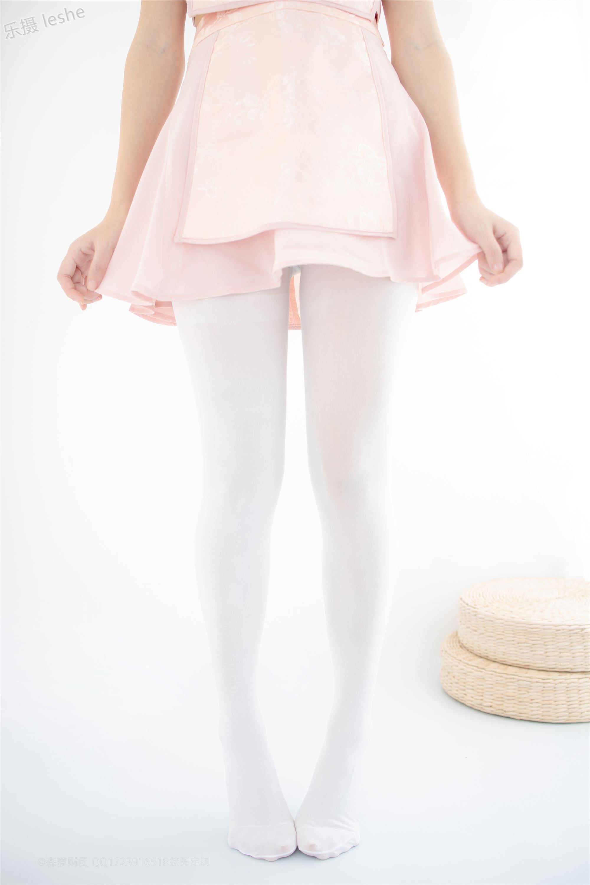 [森萝财团]萝莉丝足写真 X-052