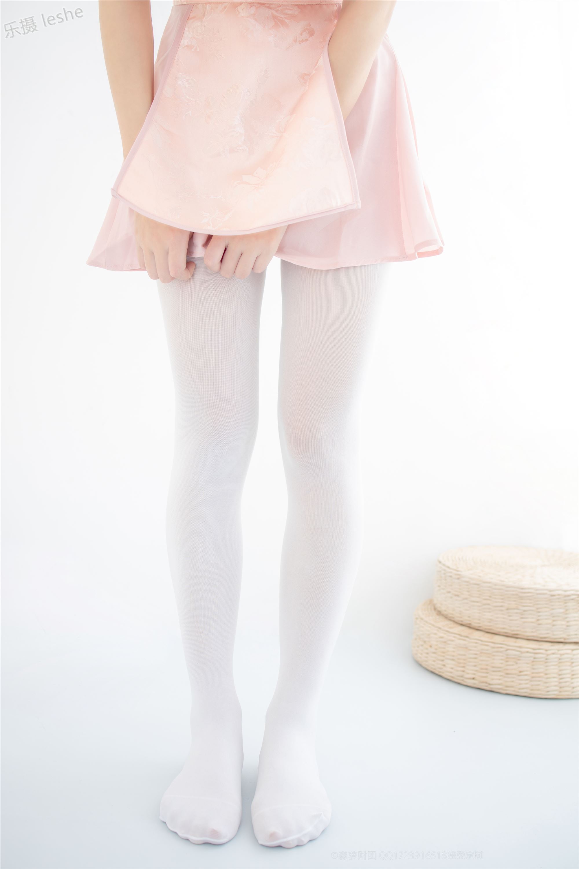 [森萝财团]萝莉丝足写真 X-052