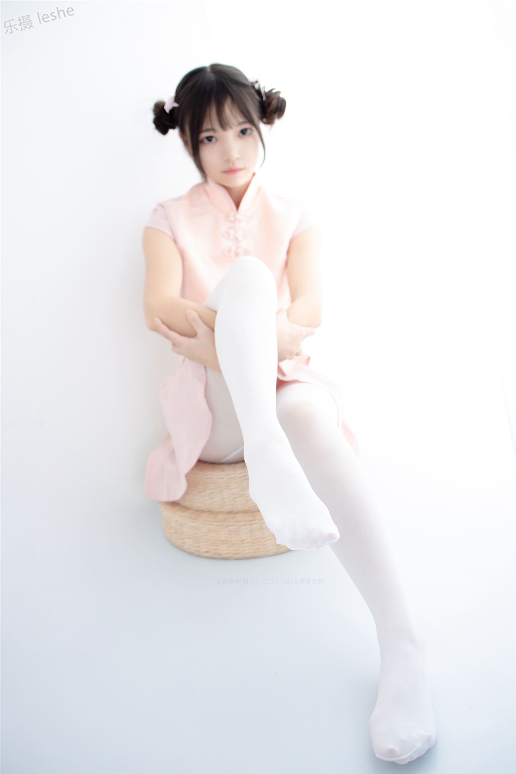 [森萝财团]萝莉丝足写真 X-052