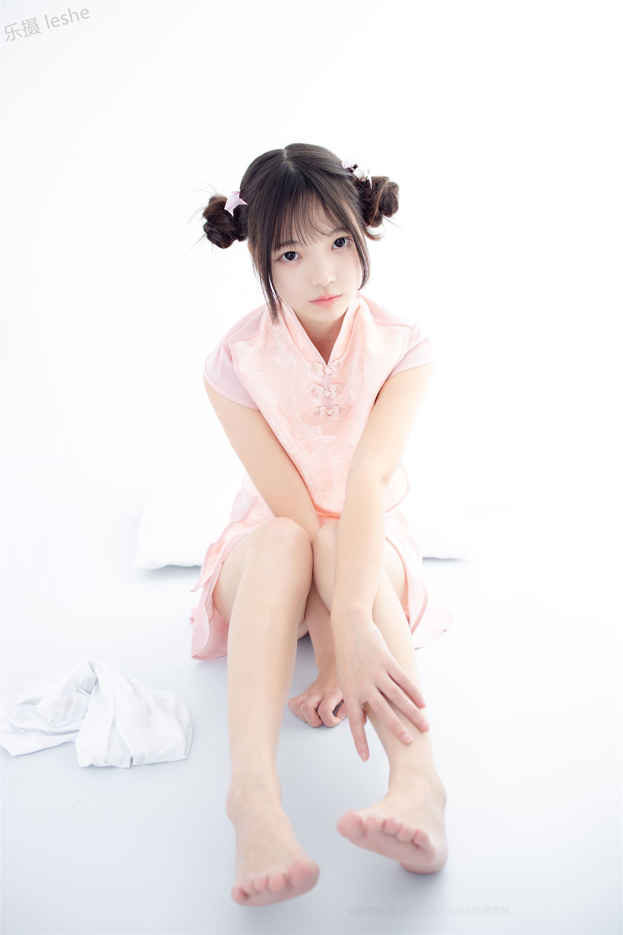 [森萝财团]萝莉丝足写真 X-052