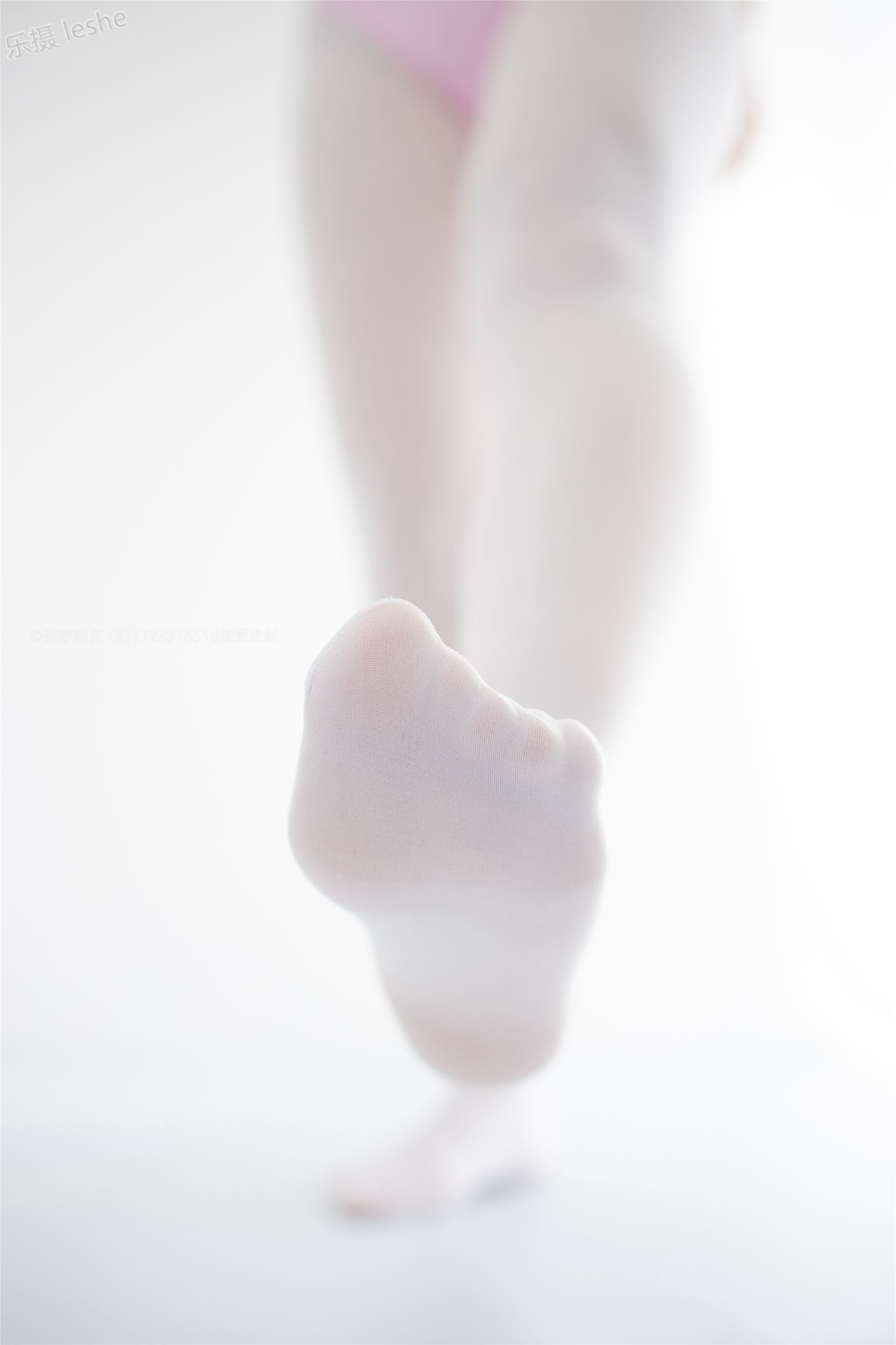 [森萝财团]萝莉丝足写真 X-053