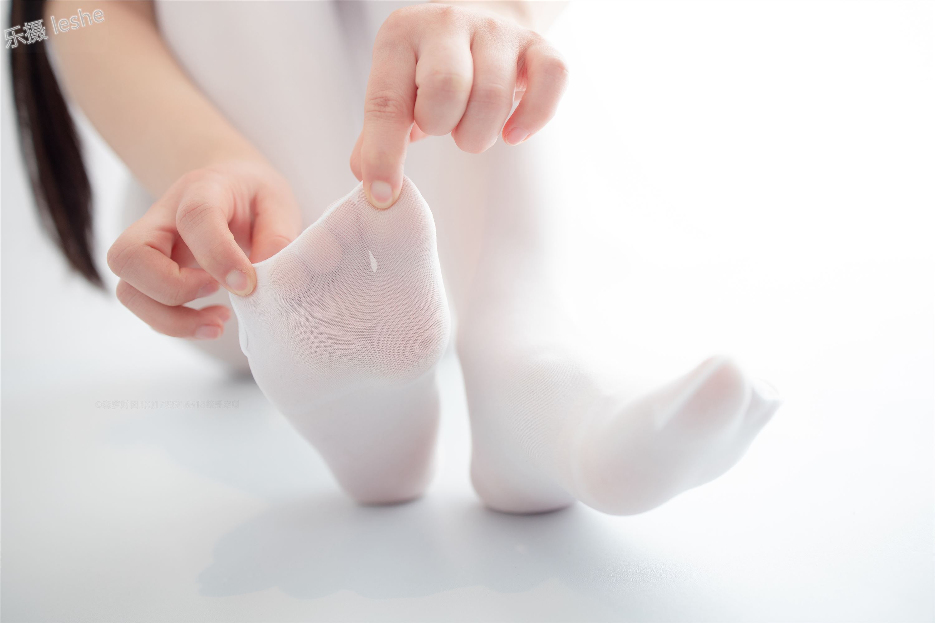 [森萝财团]萝莉丝足写真 X-053