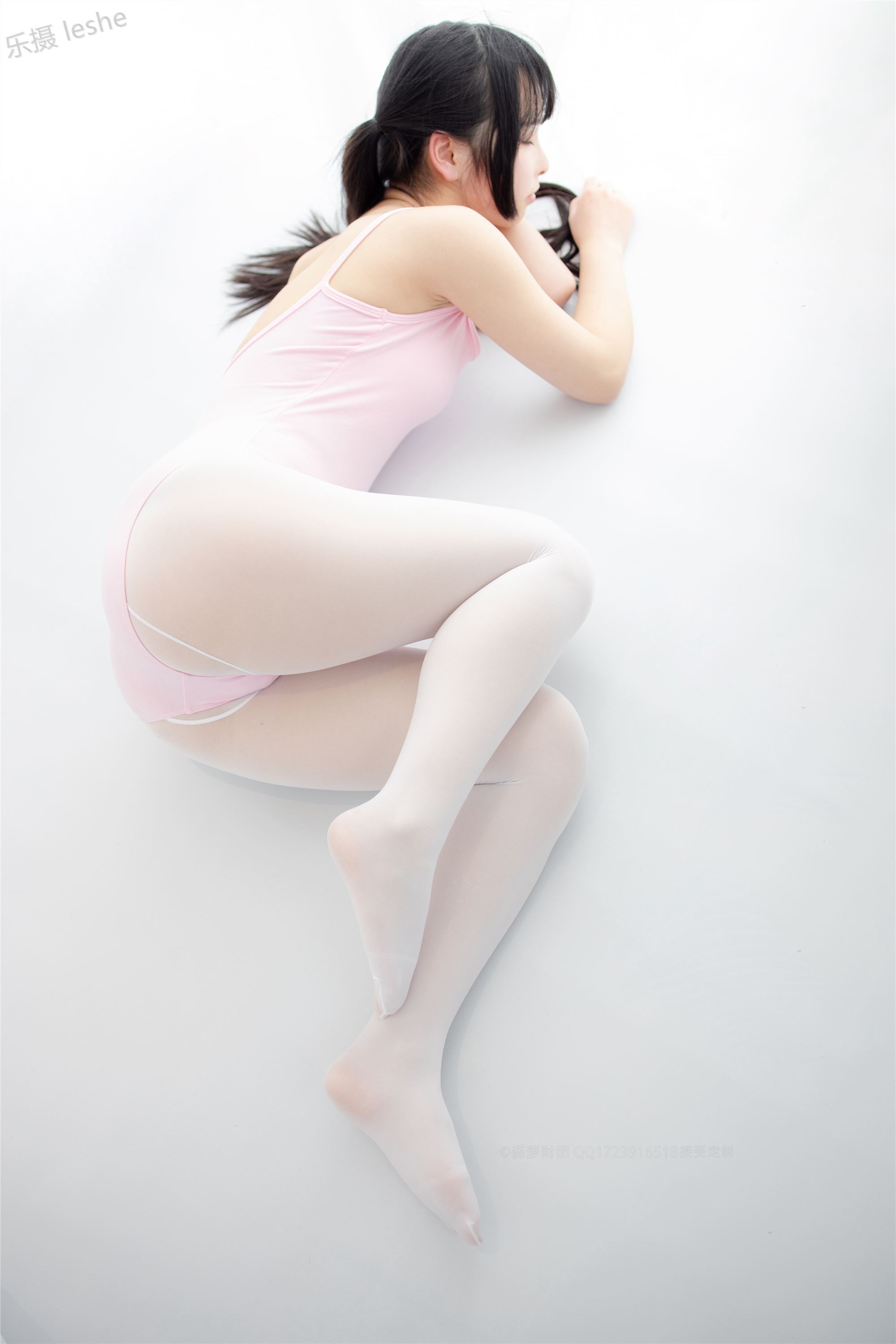 [森萝财团]萝莉丝足写真 X-053