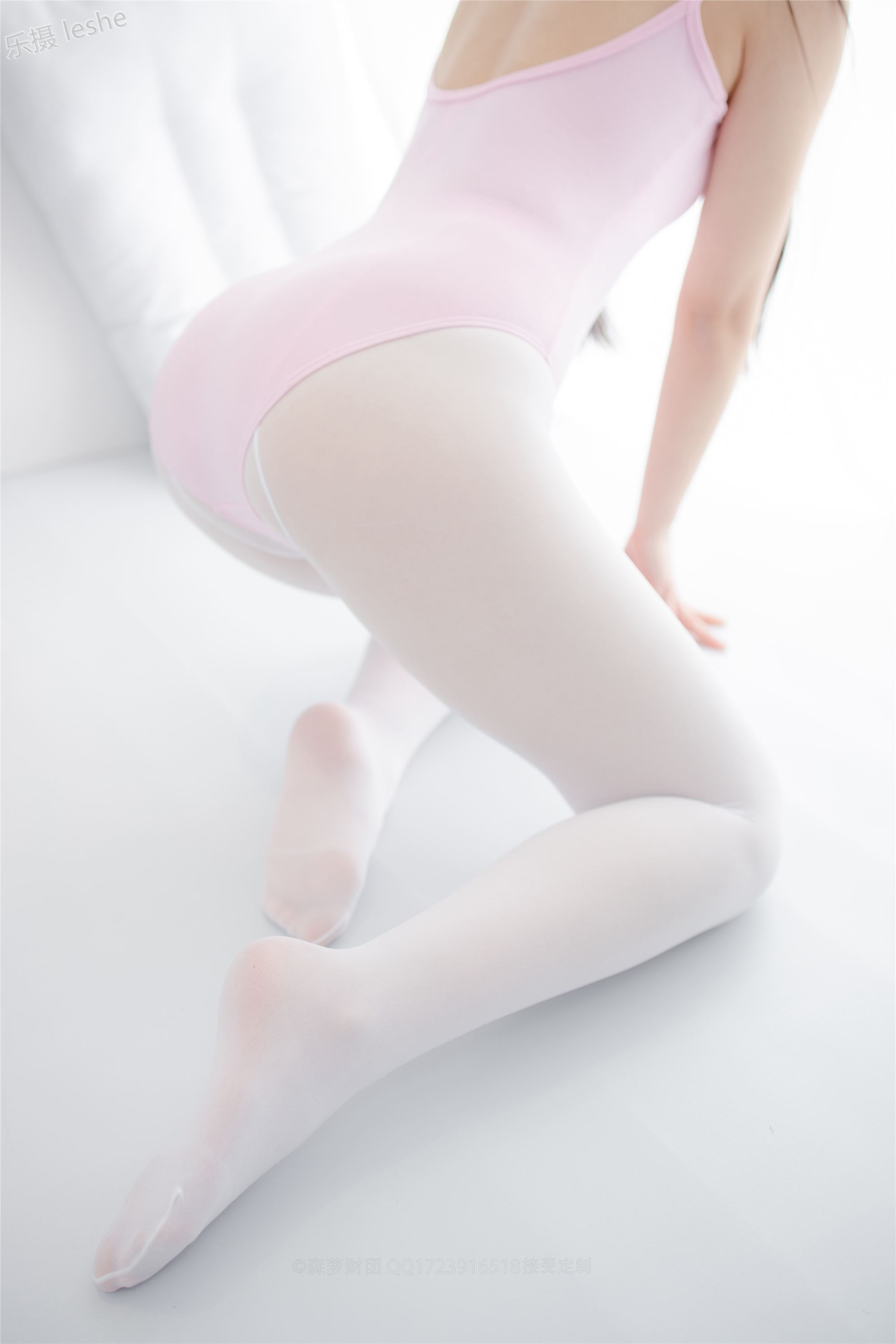 [森萝财团]萝莉丝足写真 X-053