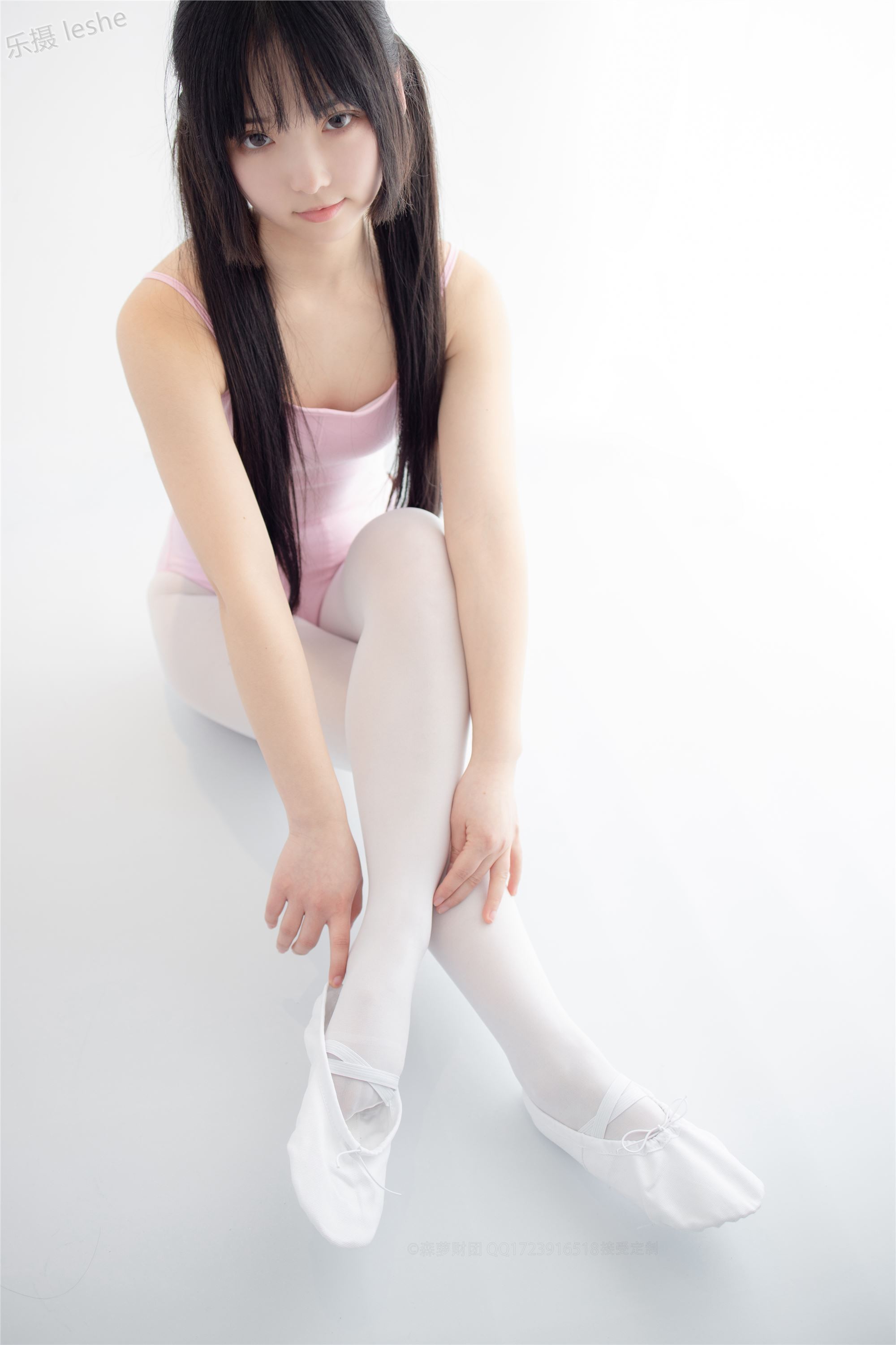 [森萝财团]萝莉丝足写真 X-053