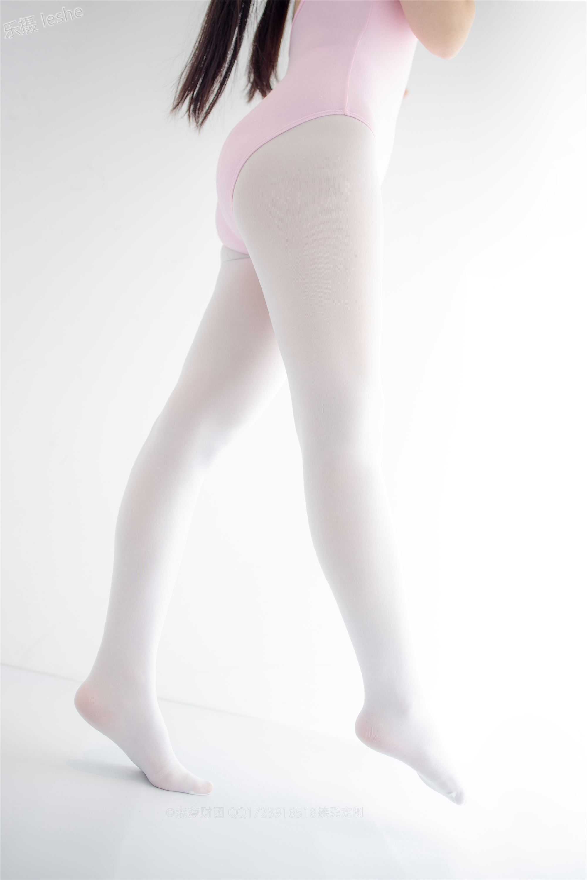 [森萝财团]萝莉丝足写真 X-053