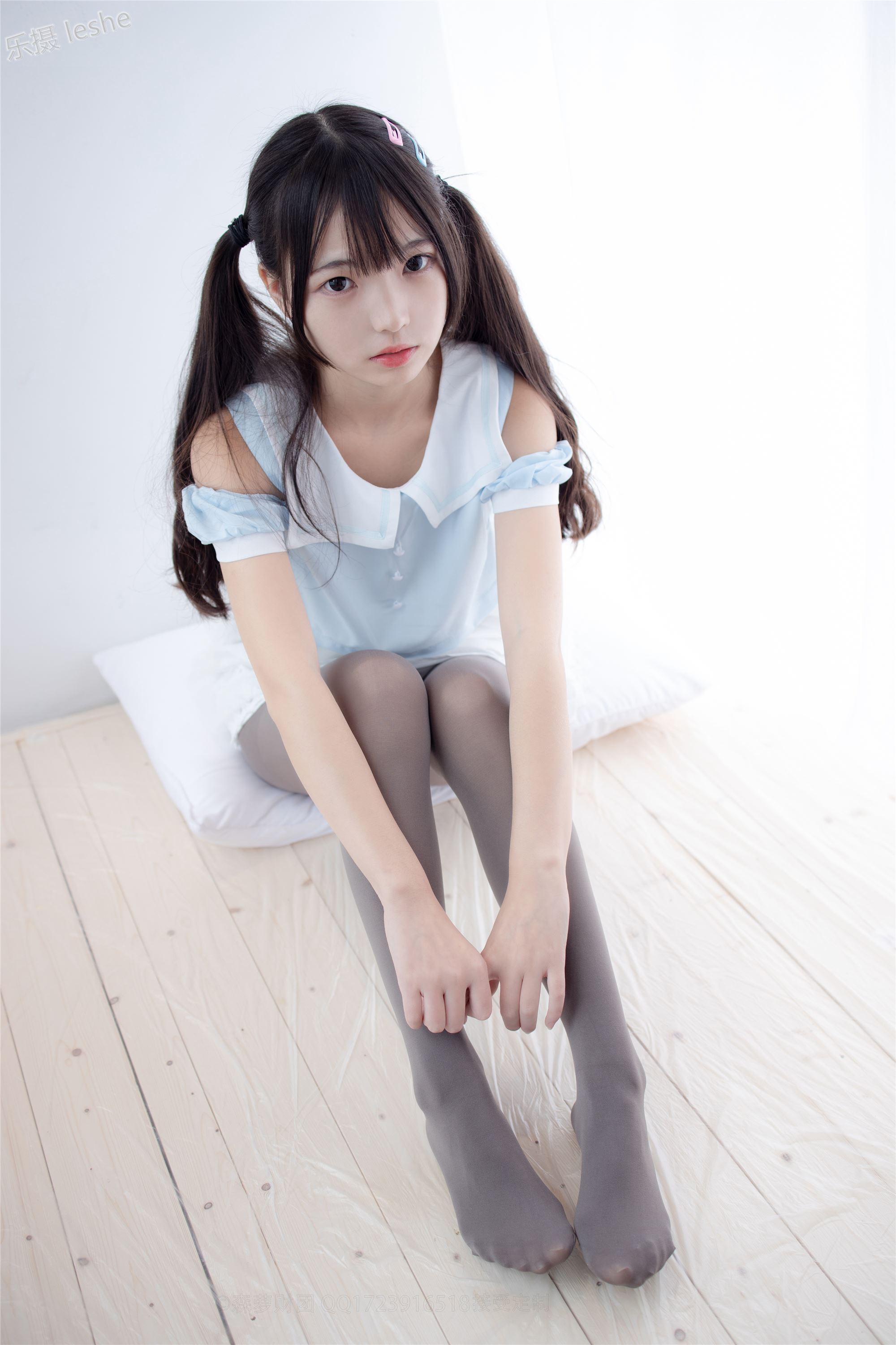 [森萝财团]萝莉丝足写真 X-054