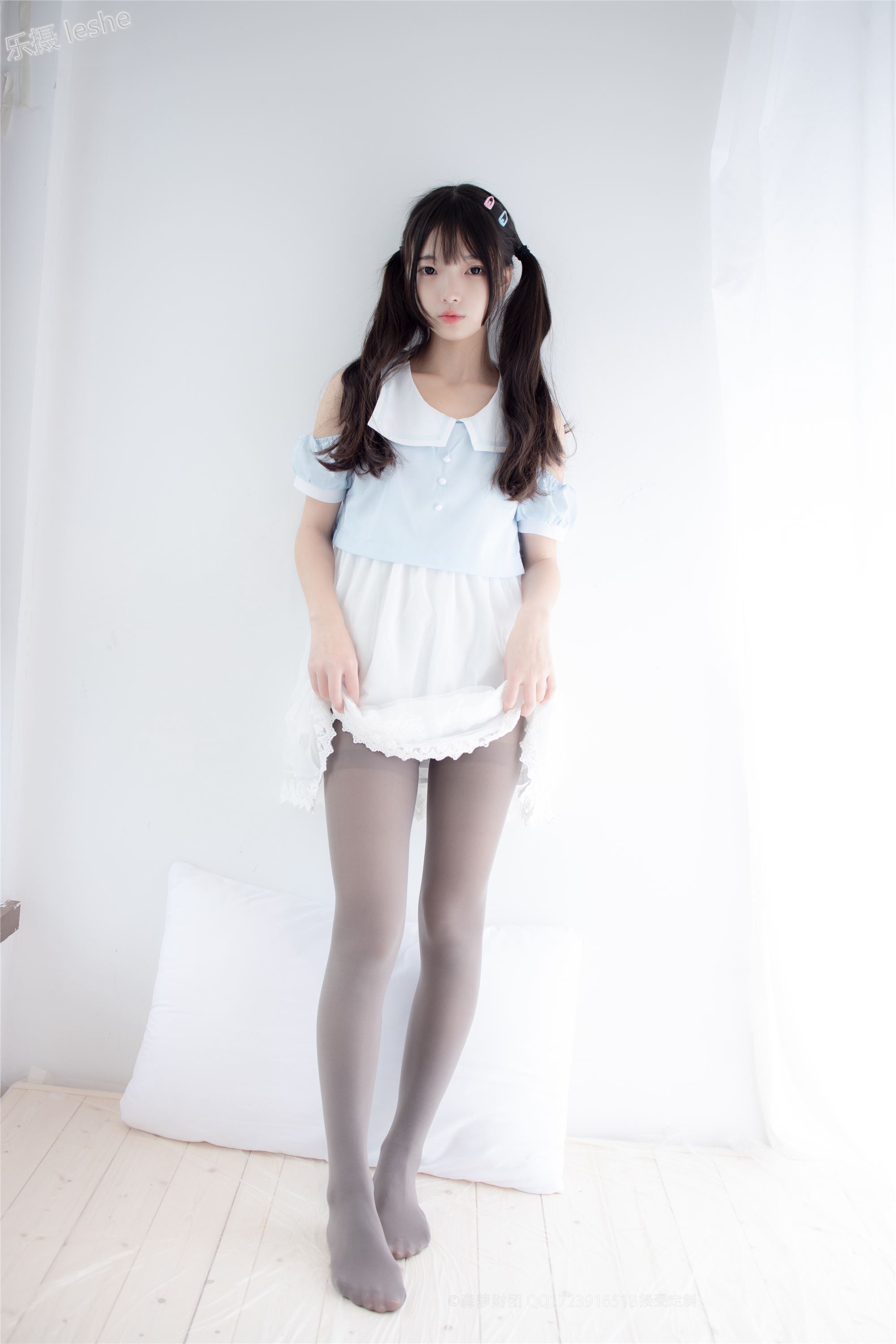 [森萝财团]萝莉丝足写真 X-054