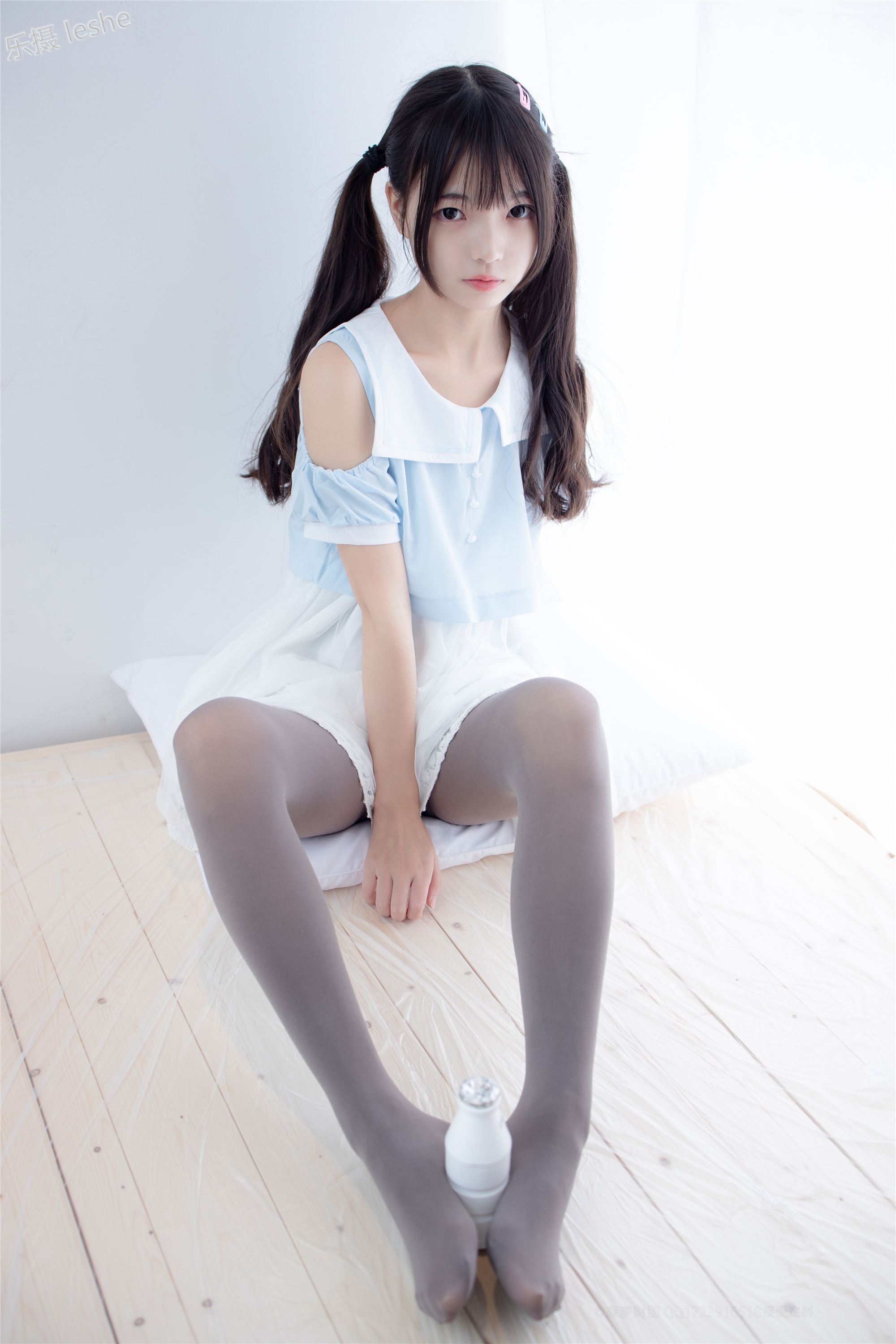 [森萝财团]萝莉丝足写真 X-054