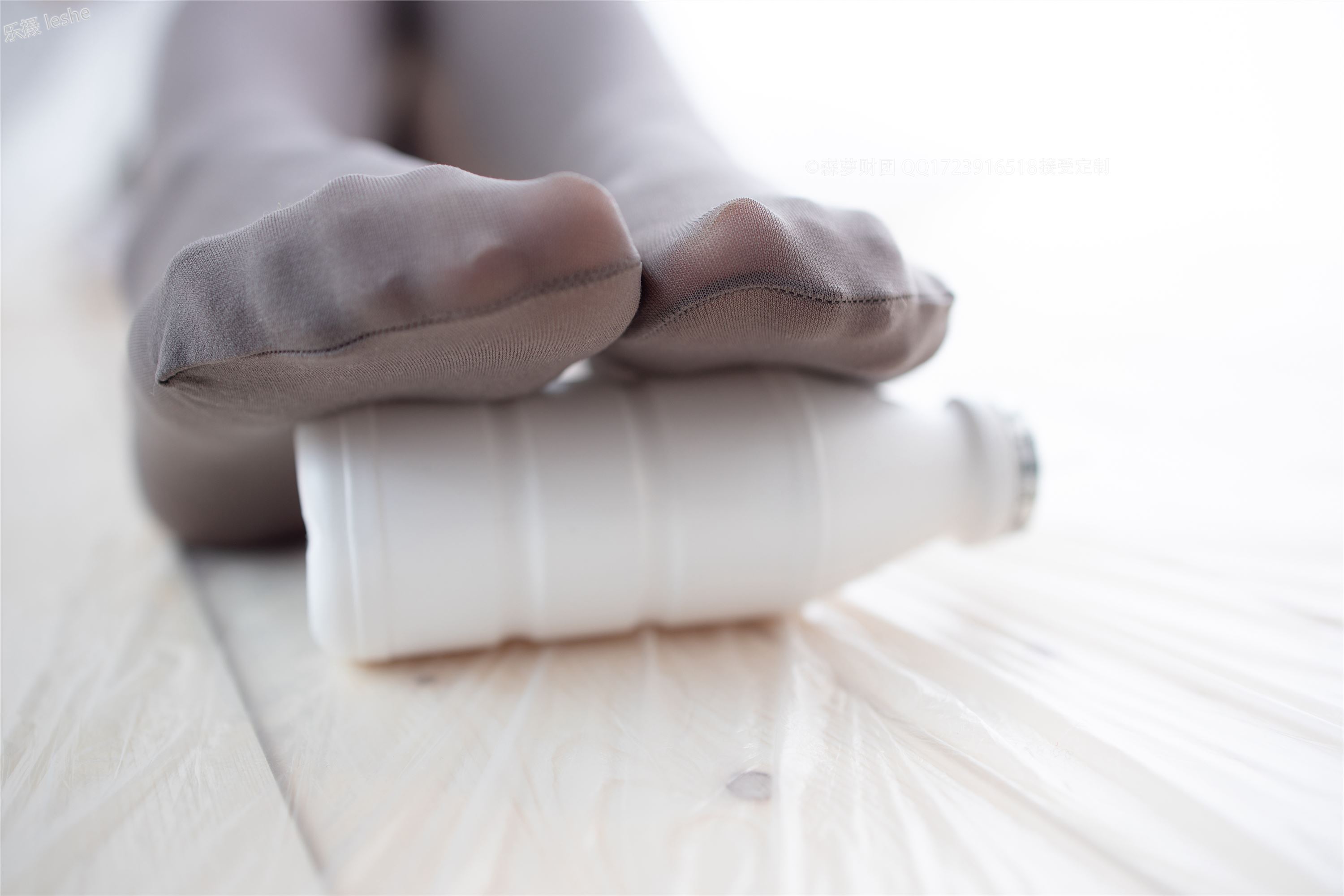 [森萝财团]萝莉丝足写真 X-054