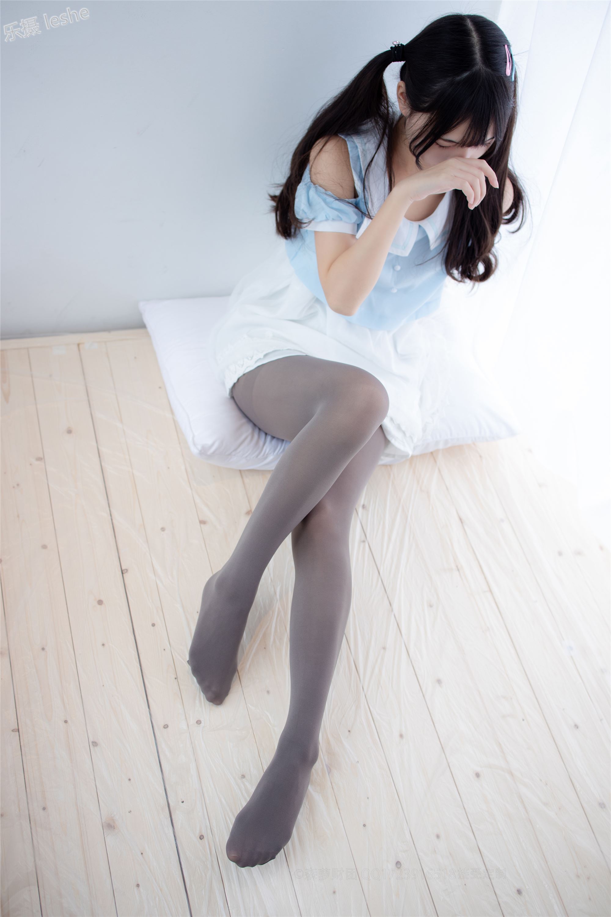 [森萝财团]萝莉丝足写真 X-054